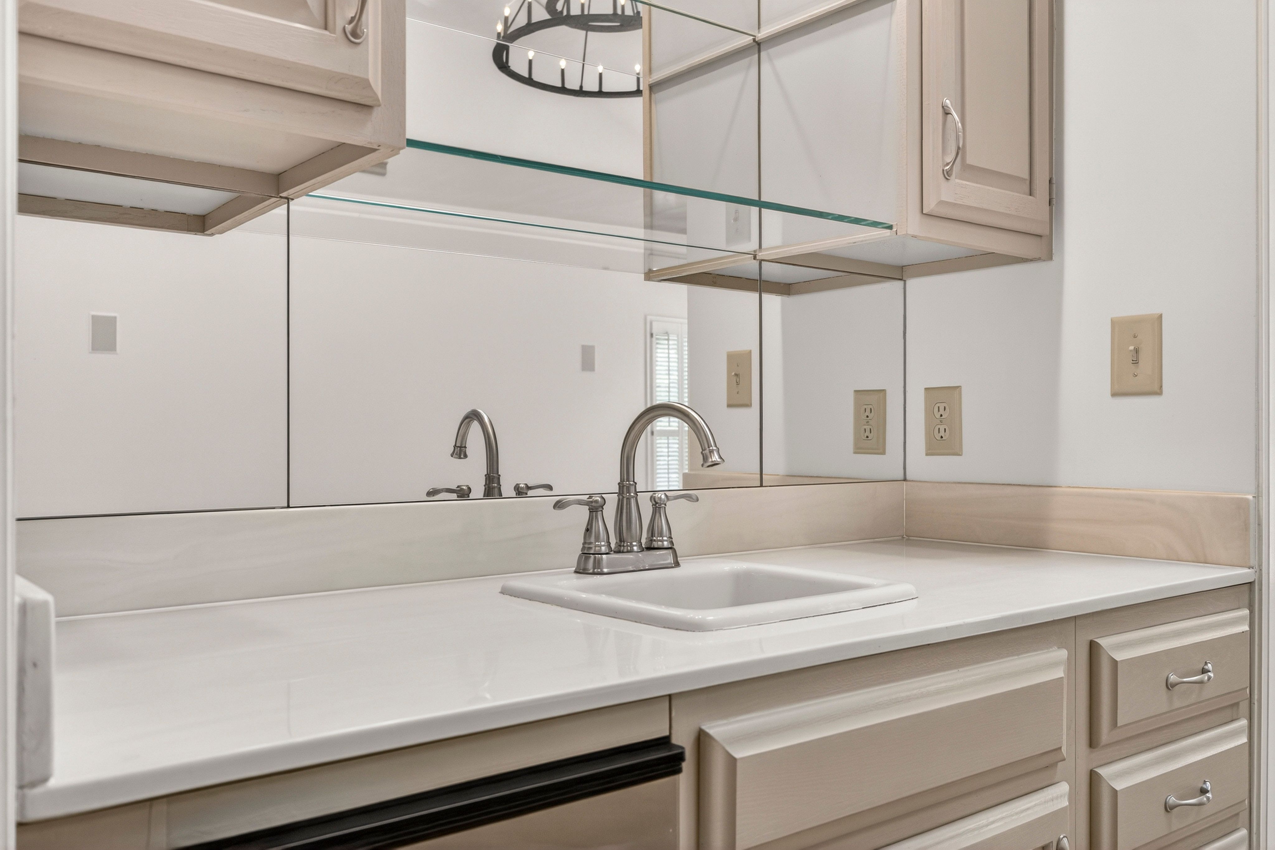  Tucked within the serene, tree-lined enclave of The Forest Subdivision - 物件實景