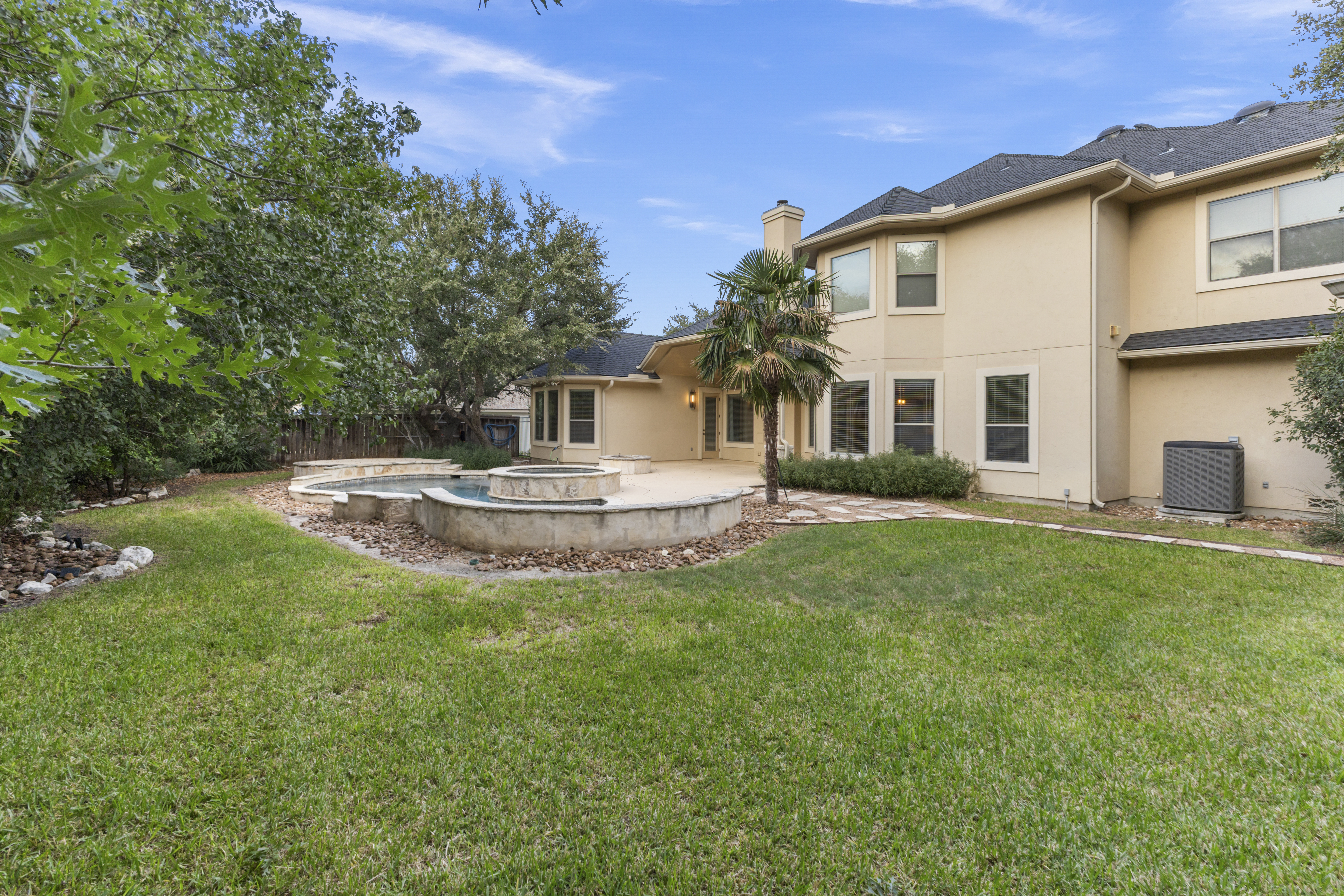  Private 5 Bedroom Oasis with Pool  Heights of Stone Oak - 物件實景