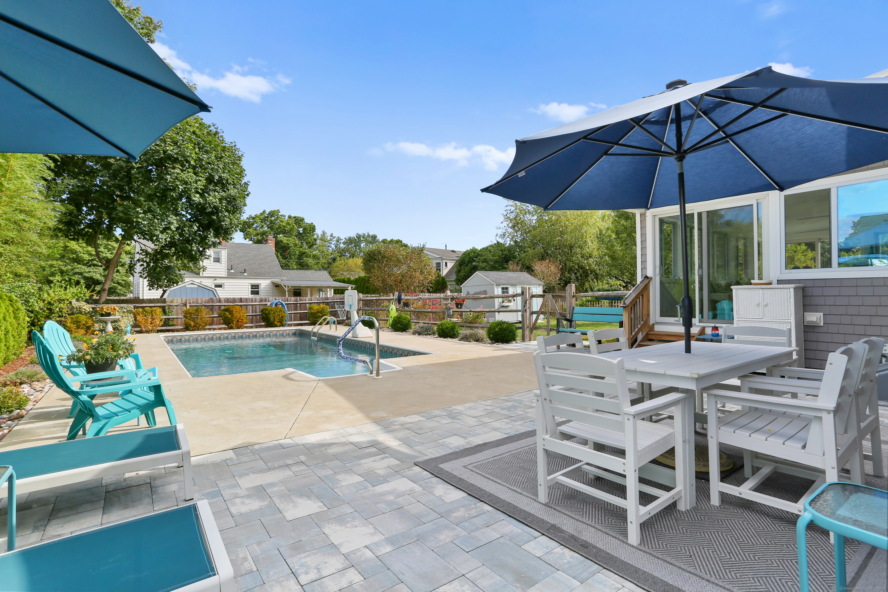 Milford, Connecticut, 06460, United States, 3 Bedrooms Bedrooms, ,2 BathroomsBathrooms,Residential,For Sale,1933050