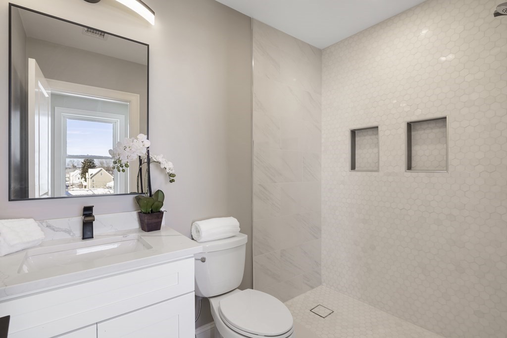 Everett, Massachusetts, 02149, United States, 3 Bedrooms Bedrooms, ,2 BathroomsBathrooms,Residential,For Sale,1923435