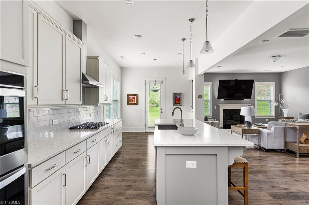 High Point, North Carolina, 27265, United States, 5 Bedrooms Bedrooms, ,4 BathroomsBathrooms,Residential,For Sale,1951573