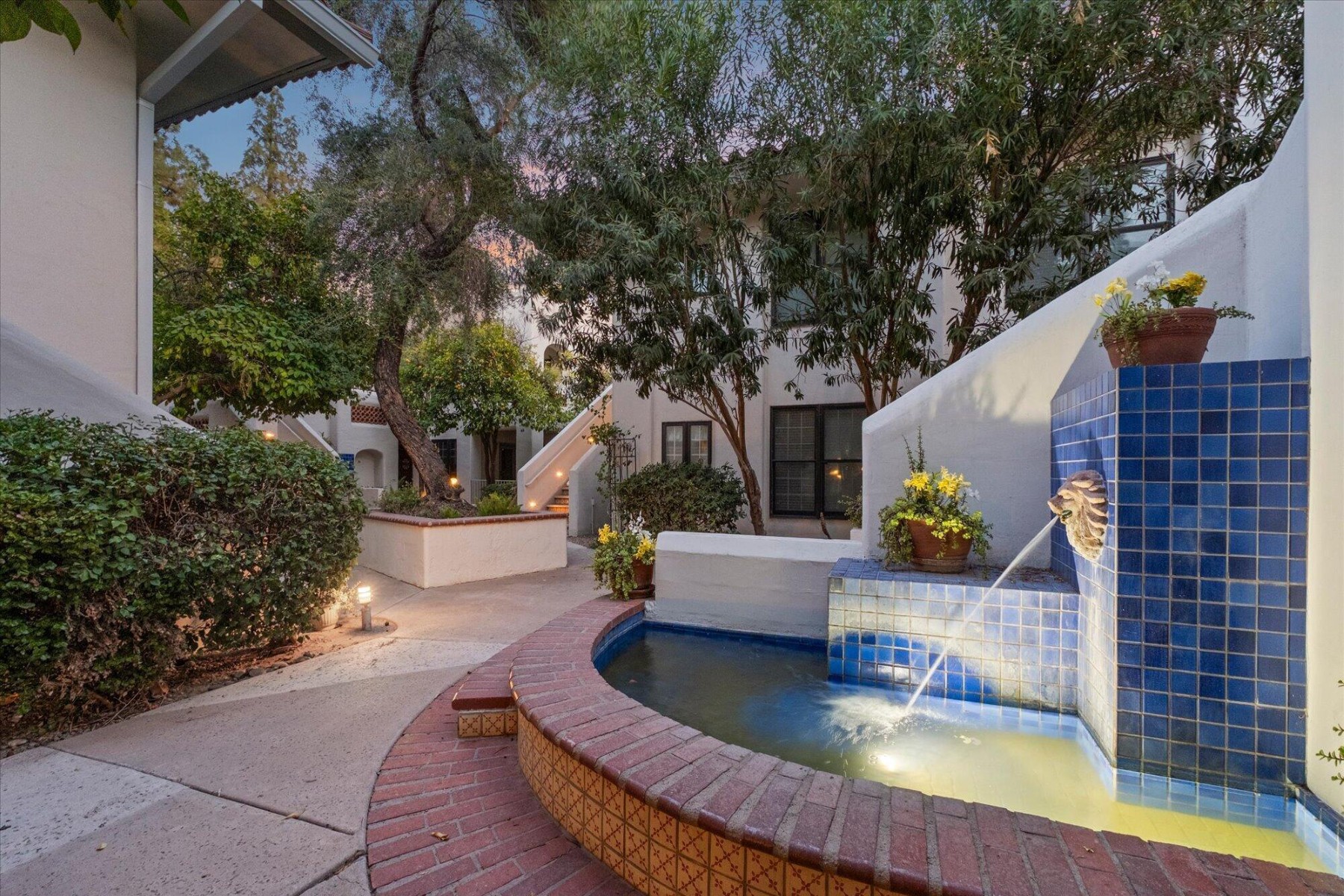  5200 S Lakeshore Drive  Tempe, AZ - 物件實景