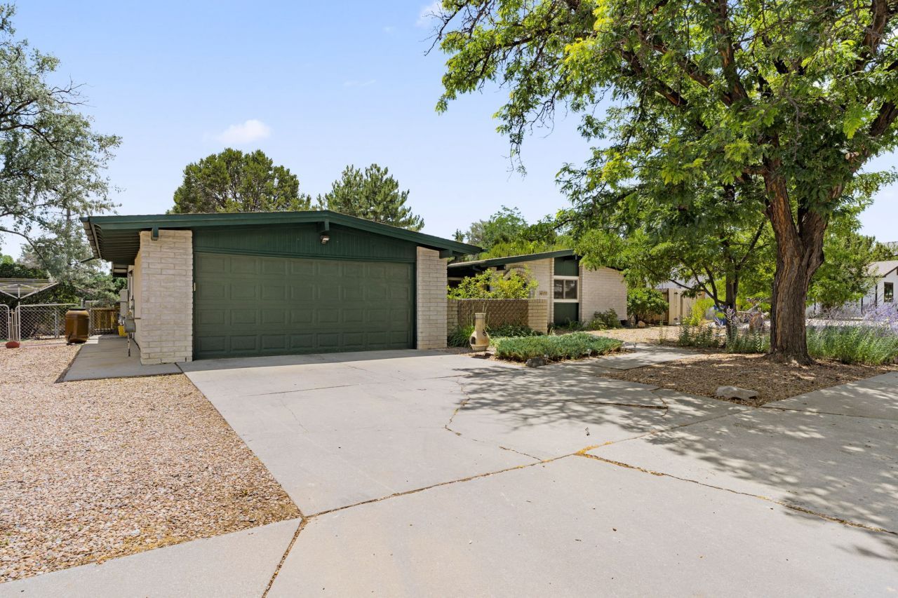 White Rock, New Mexico, 87547, United States, 4 Bedrooms Bedrooms, ,3 BathroomsBathrooms,Residential,For Sale,1906600