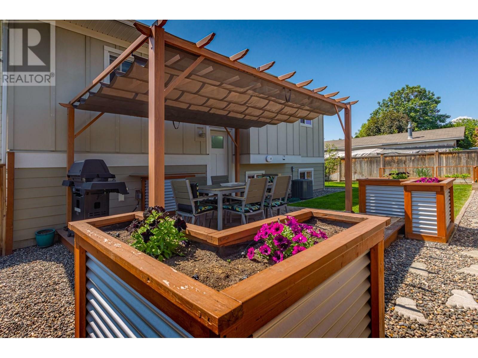 KELOWNA, British Columbia, V1X 2H2, CA, 3 Bedrooms Bedrooms, ,3 BathroomsBathrooms,Residential,For Sale,1839234