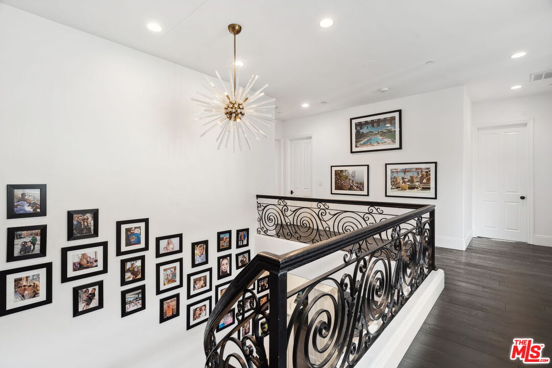 Beverly Hills Post Office, California, 90210, United States, 5 Bedrooms Bedrooms, ,6 BathroomsBathrooms,Residential,For Sale,1723543