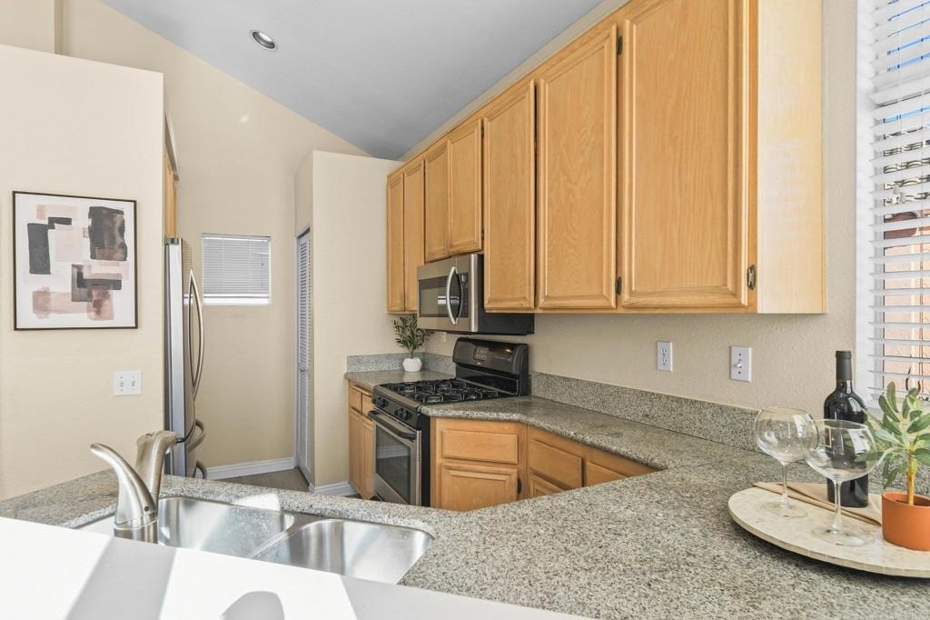 Chula Vista, California, 91910, United States, 2 Bedrooms Bedrooms, ,2 BathroomsBathrooms,Residential,For Sale,1996951