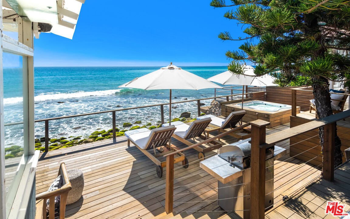 Malibu, California, 90265, United States, 3 Bedrooms Bedrooms, ,2 BathroomsBathrooms,Residential,For Sale,1992051