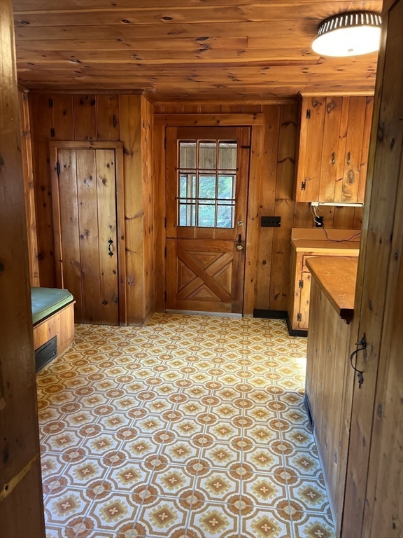 Framingham, Massachusetts, 01702, United States, 4 Bedrooms Bedrooms, ,2 BathroomsBathrooms,Residential,For Sale,1967080