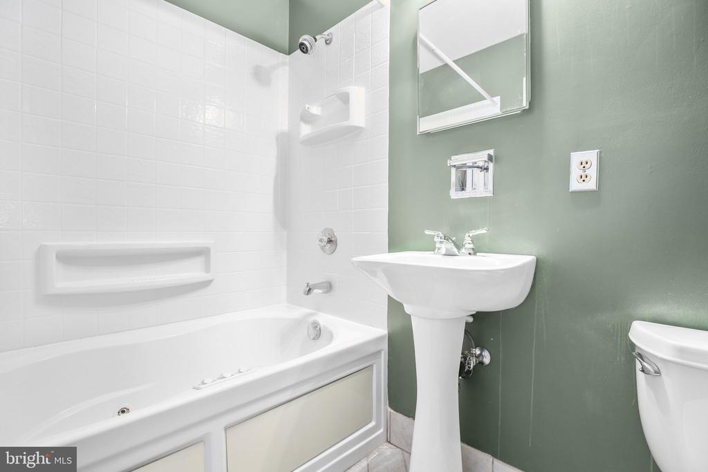 Springfield, Virginia, 22153, United States, 4 Bedrooms Bedrooms, ,4 BathroomsBathrooms,Residential,For Sale,1992836