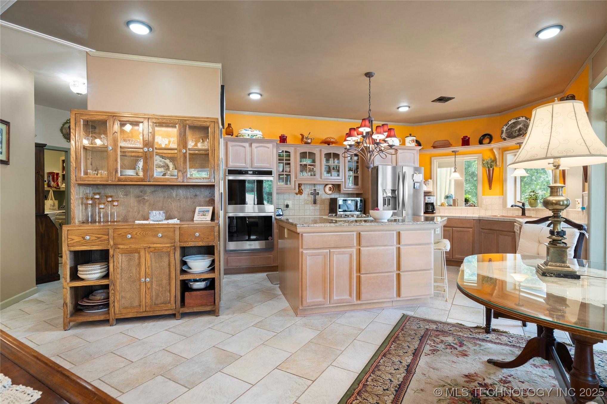 Hulbert, Oklahoma, 74441, United States, 3 Bedrooms Bedrooms, ,2 BathroomsBathrooms,Residential,For Sale,1920796