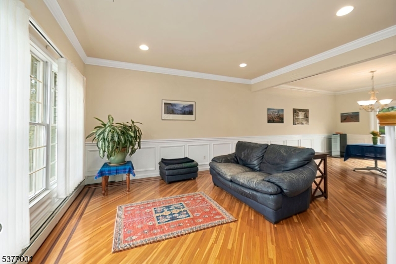 Newton Town, New Jersey, 07860, United States, 4 Bedrooms Bedrooms, ,3 BathroomsBathrooms,Residential,For Sale,1985191