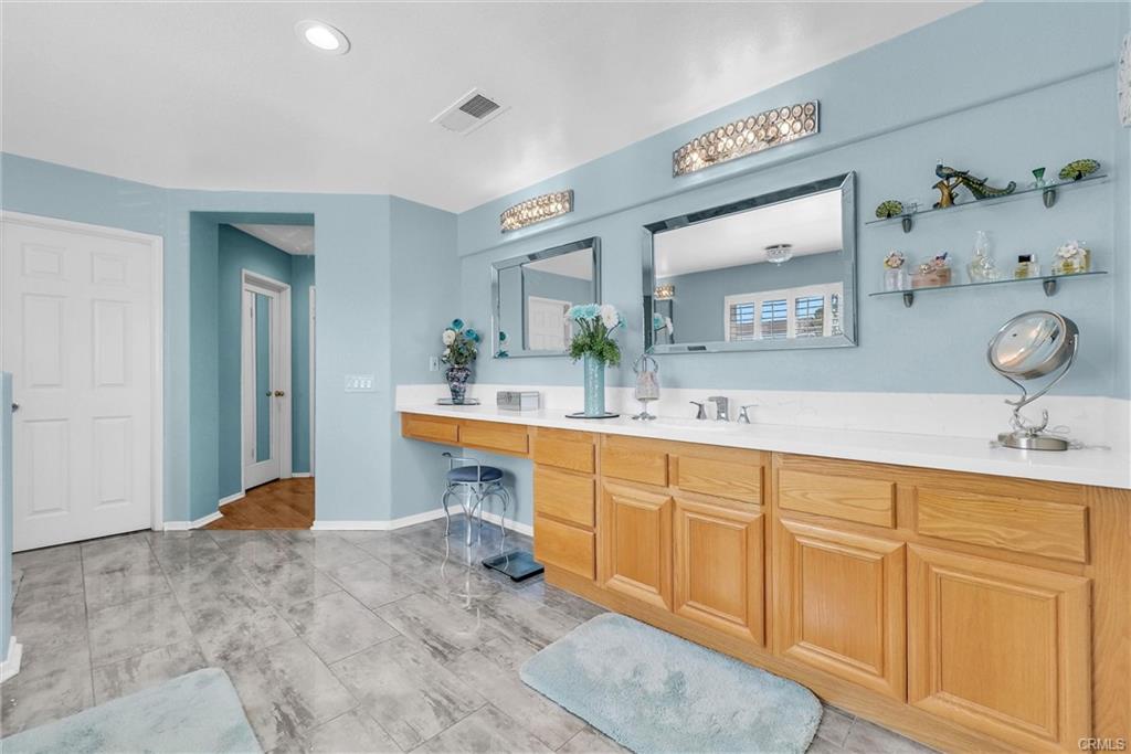 Eastvale, California, 91752, United States, 5 Bedrooms Bedrooms, ,4 BathroomsBathrooms,Residential,For Sale,1825182
