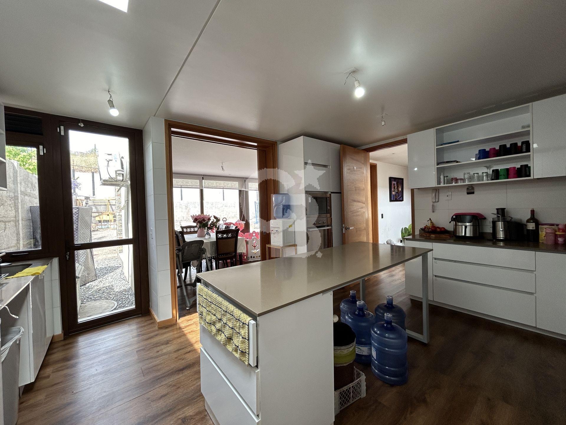 Colina, Chile, 4 Bedrooms Bedrooms, ,5 BathroomsBathrooms,Residential,For Sale,1991105