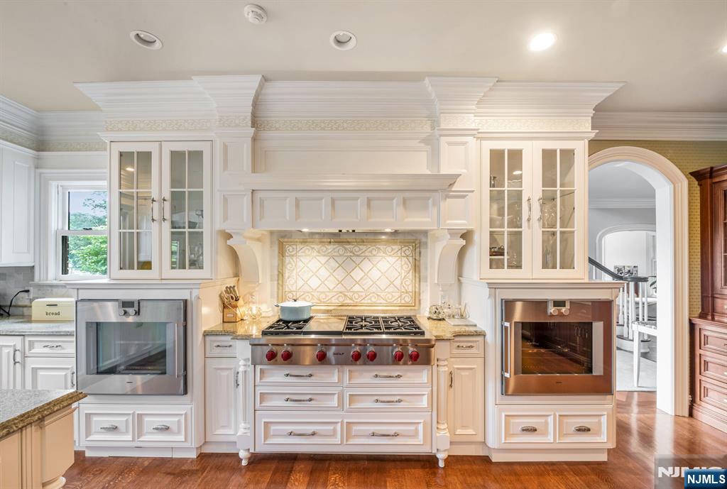 Franklin Lakes, New Jersey, 07417, United States, 6 Bedrooms Bedrooms, ,7 BathroomsBathrooms,Residential,For Sale,1903757