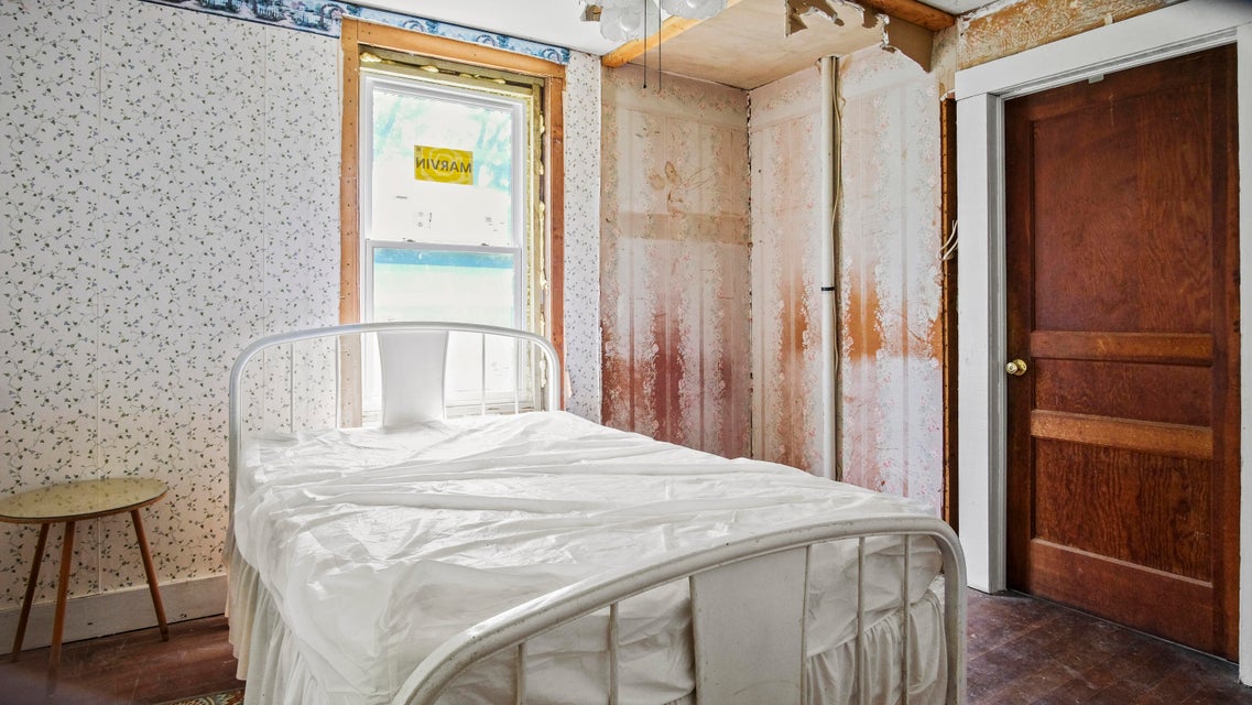 Peace Valley, Missouri, 65788, United States, 5 Bedrooms Bedrooms, ,1 BathroomBathrooms,Residential,For Sale,1980940