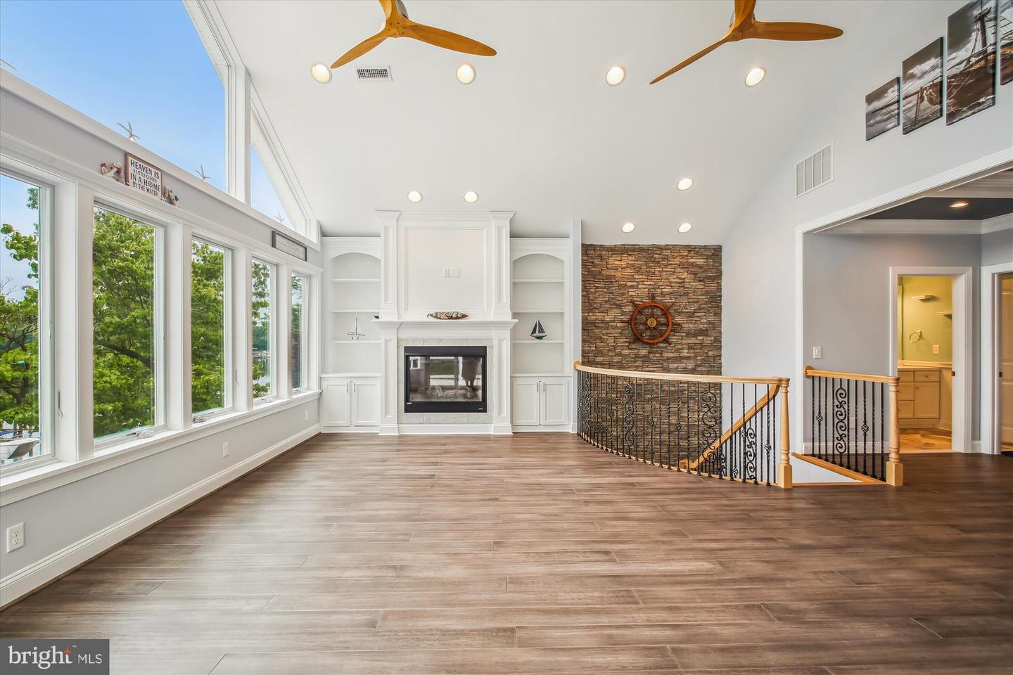Glen Burnie, Maryland, 21060, United States, 2 Bedrooms Bedrooms, ,4 BathroomsBathrooms,Residential,For Sale,1867358