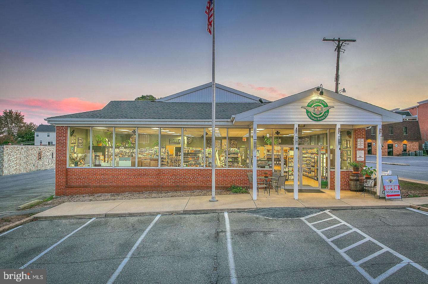 Leonardtown, Maryland, 20650, United States, 5 Bedrooms Bedrooms, ,4 BathroomsBathrooms,Residential,For Sale,2006154