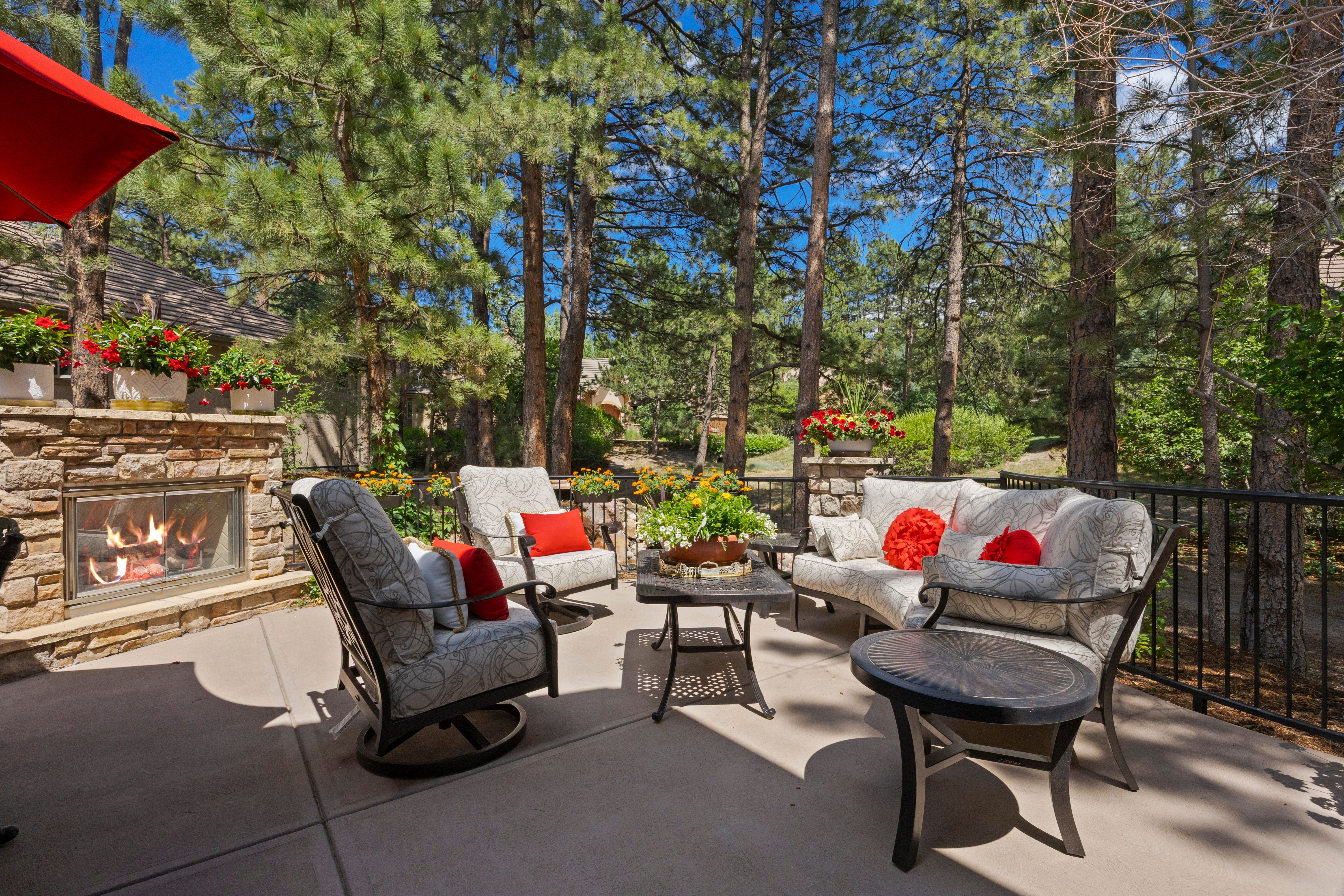  Luxury, No-Maintenance Living with Main-Floor Primary in Castle Pines Village - 物件實景