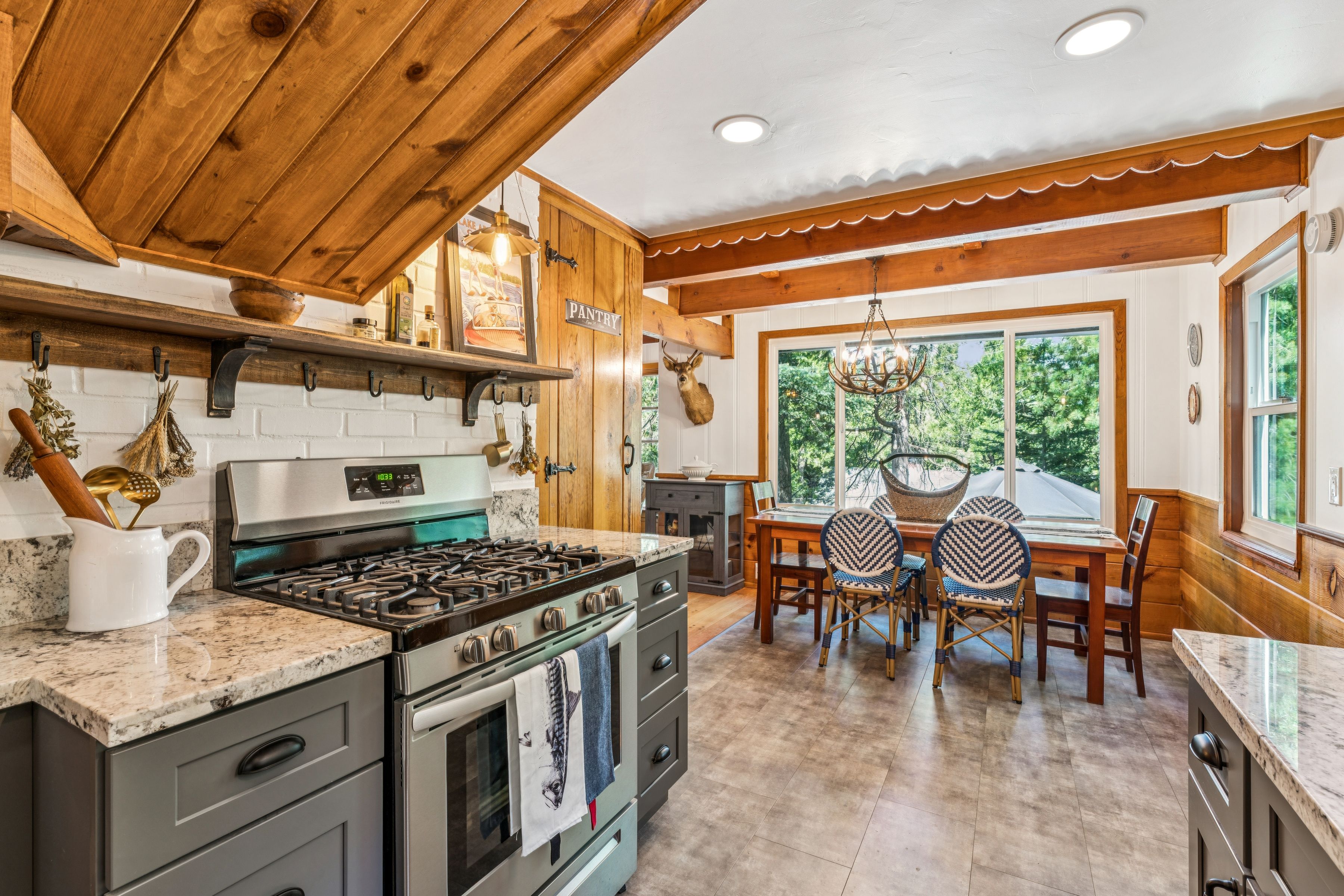  177 Joaquin Miller Road, Lake Arrowhead, CA 92352 - 物件實景