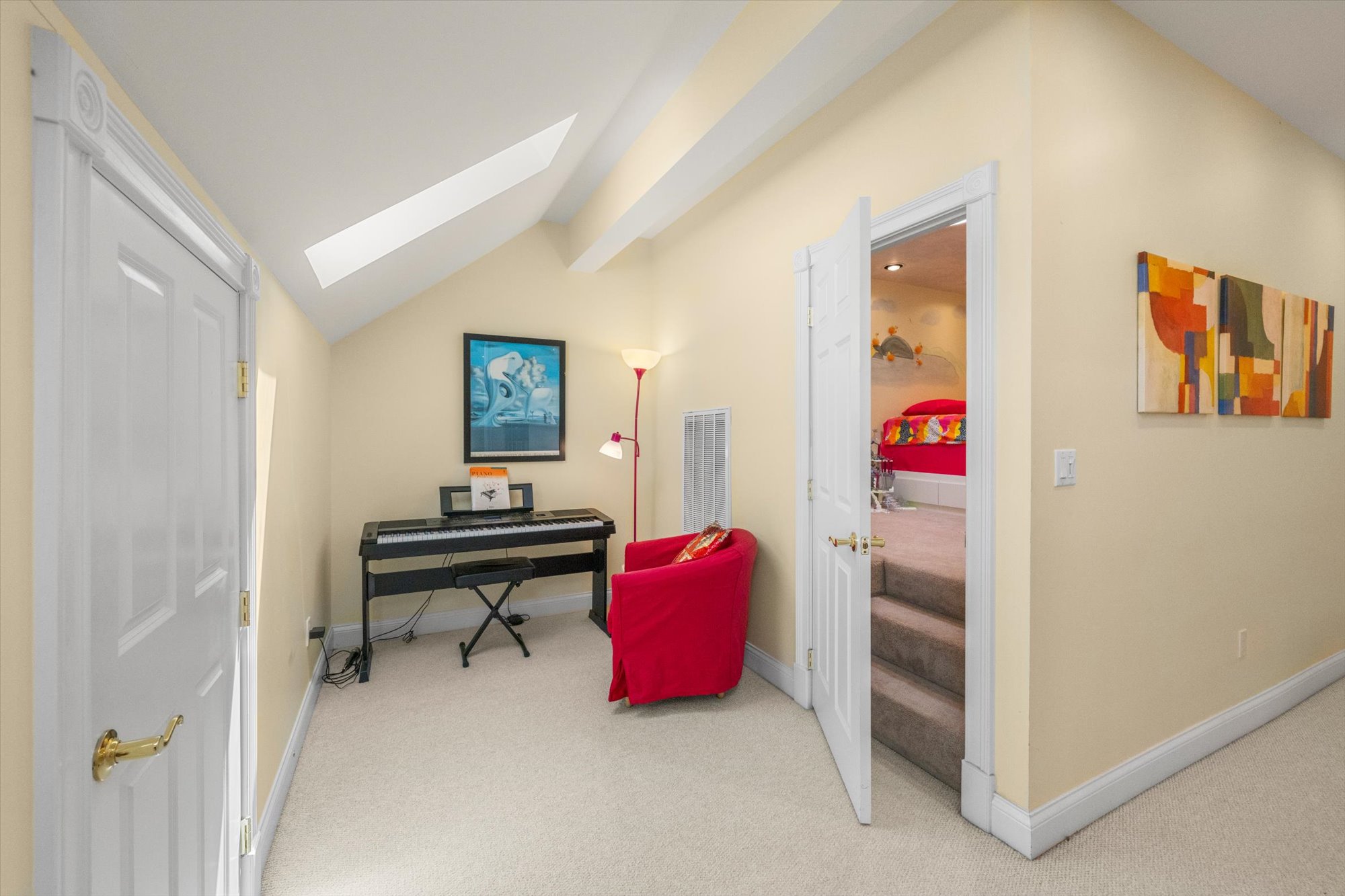 Sevierville, Tennessee, 37876-5201, United States, 3 Bedrooms Bedrooms, ,4 BathroomsBathrooms,Residential,For Sale,1810595