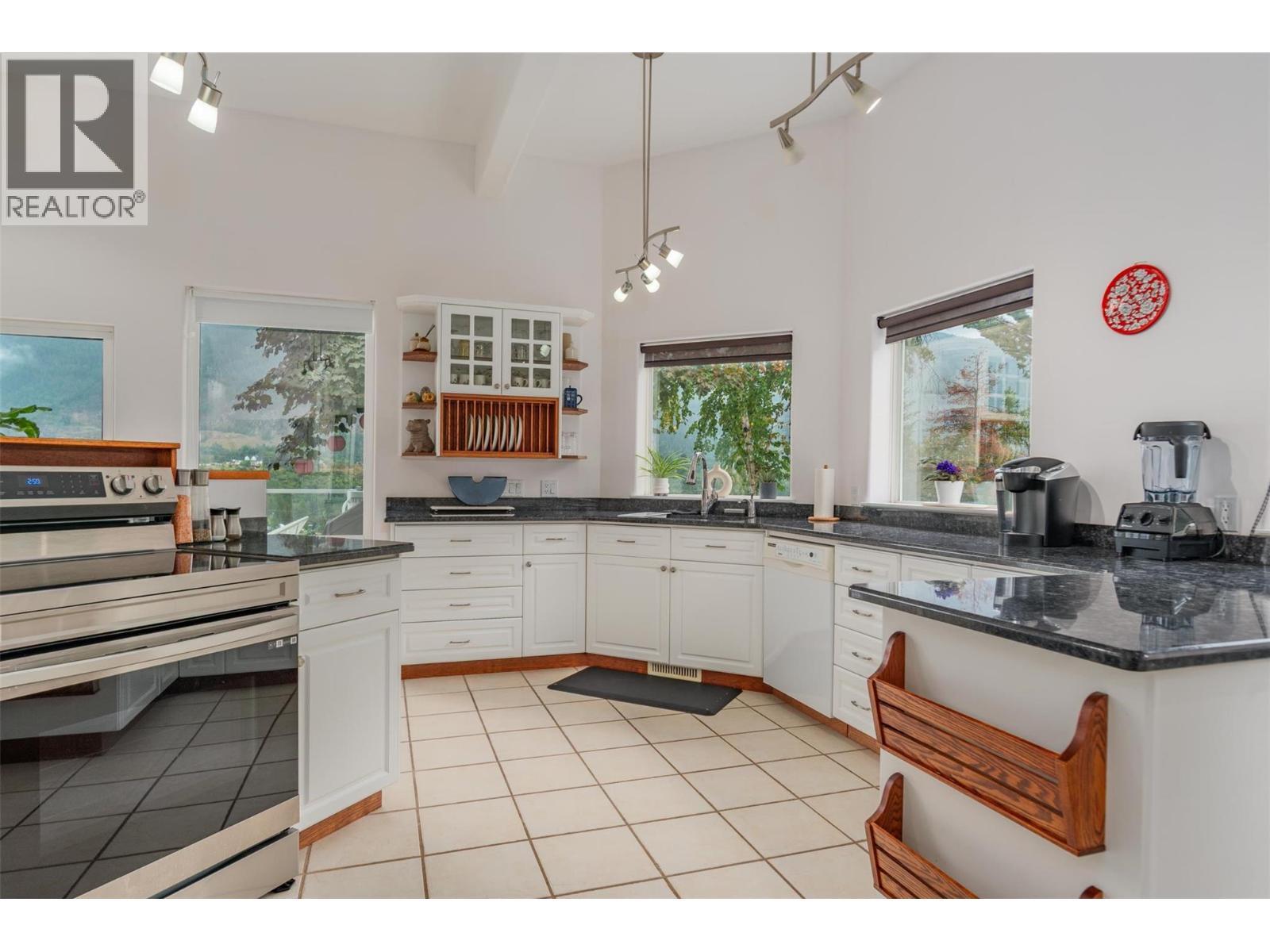 CASTLEGAR, British Columbia, V1N 2S5, CA, 5 Bedrooms Bedrooms, ,3 BathroomsBathrooms,Residential,For Sale,1918306
