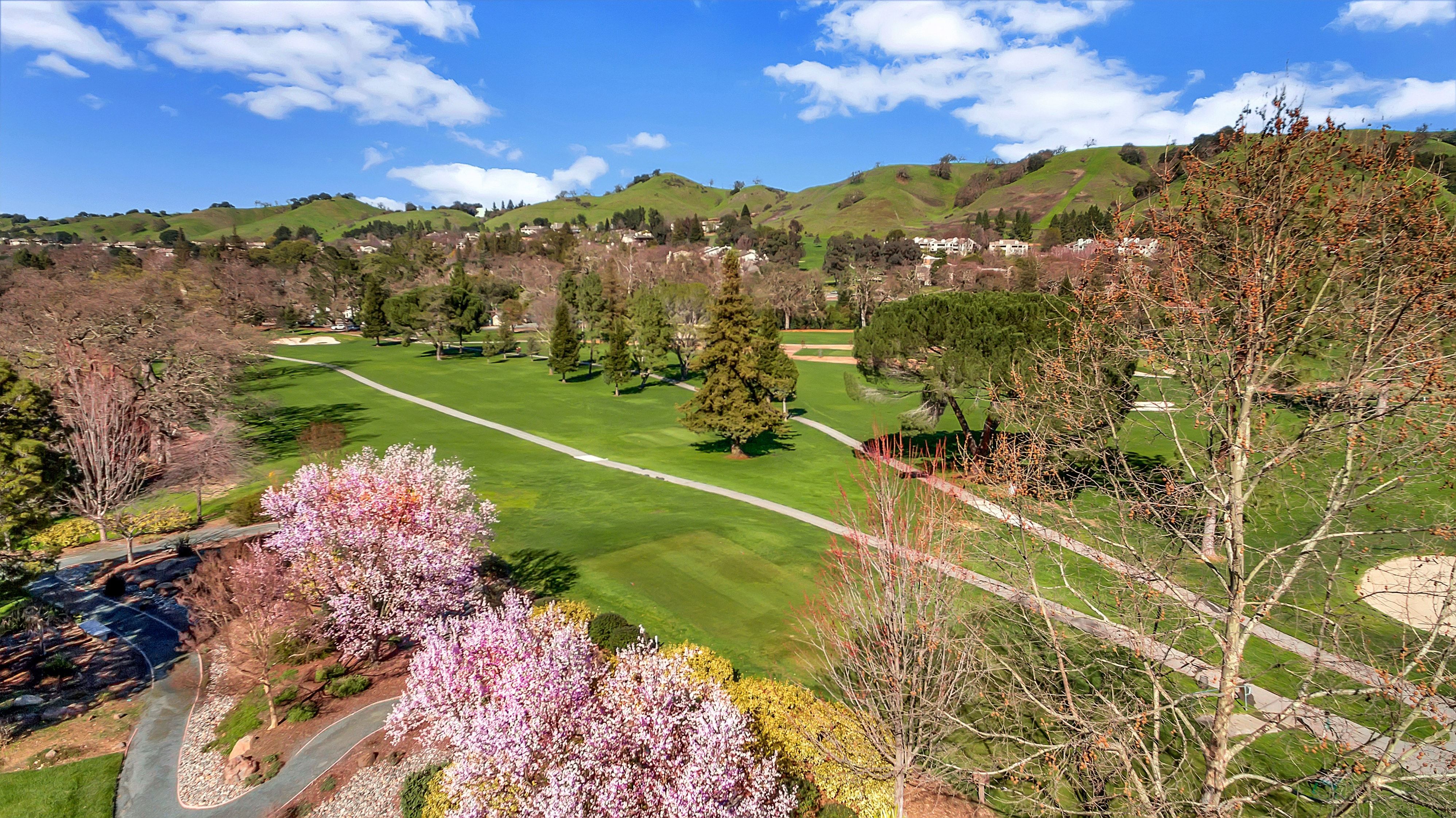  Light-Filled Rossmoor Retreat with Resort-Style Living - 物件實景