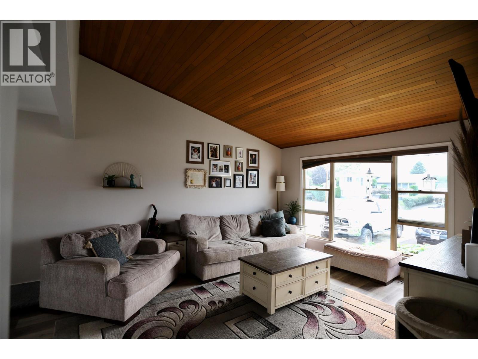 KAMLOOPS, British Columbia, V2H 1N1, CA, 4 Bedrooms Bedrooms, ,4 BathroomsBathrooms,Residential,For Sale,1947764