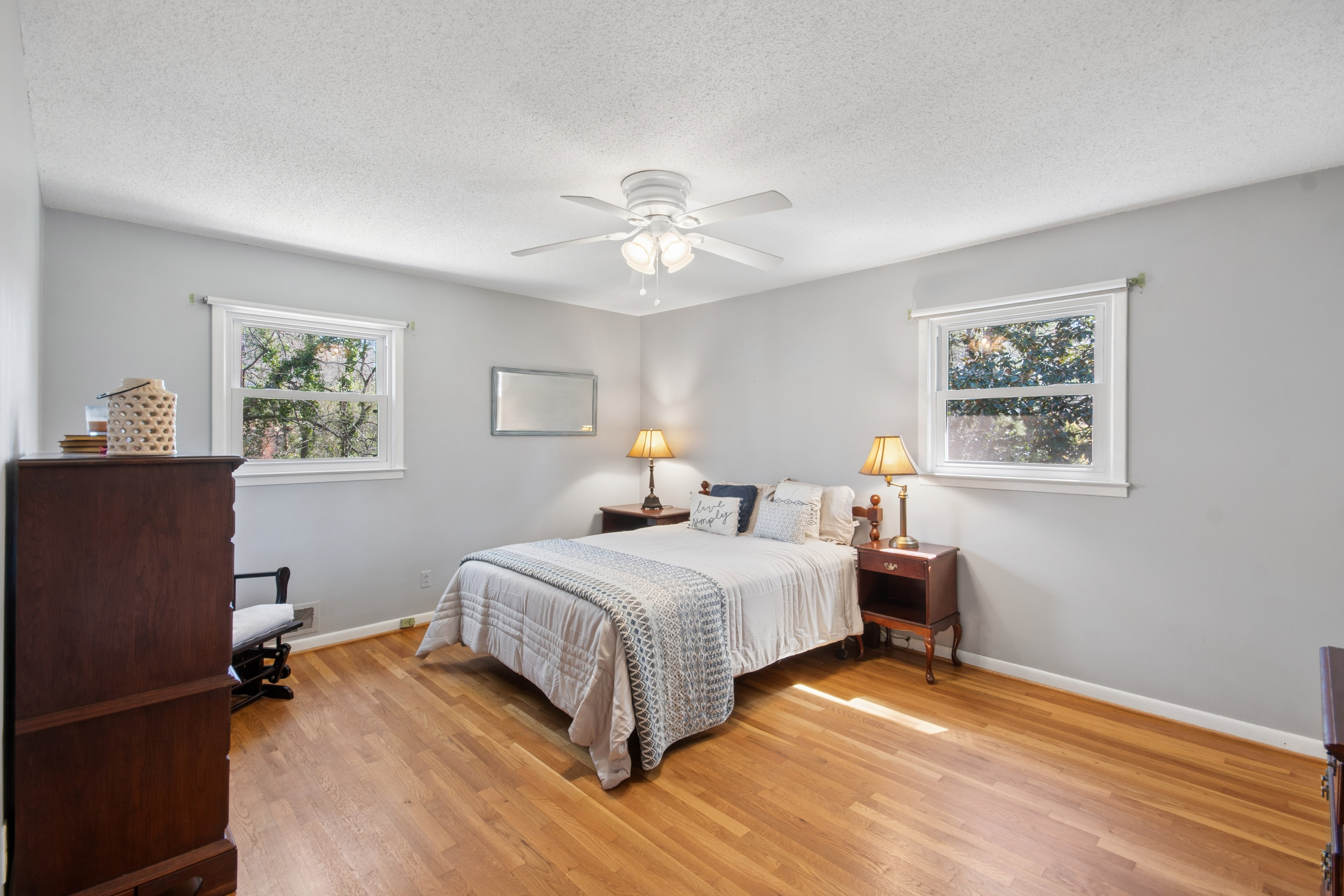  Rare Opportunity in Huntwood Neighborhood - 物件實景