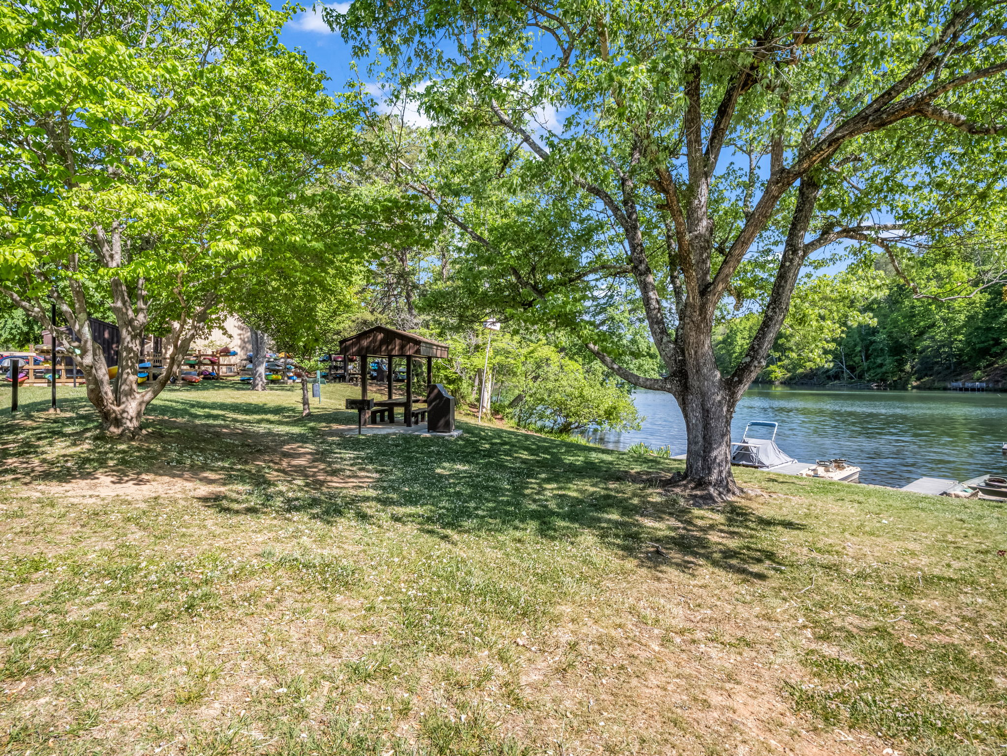  182 W. Lake Dr. S. - 物件實景