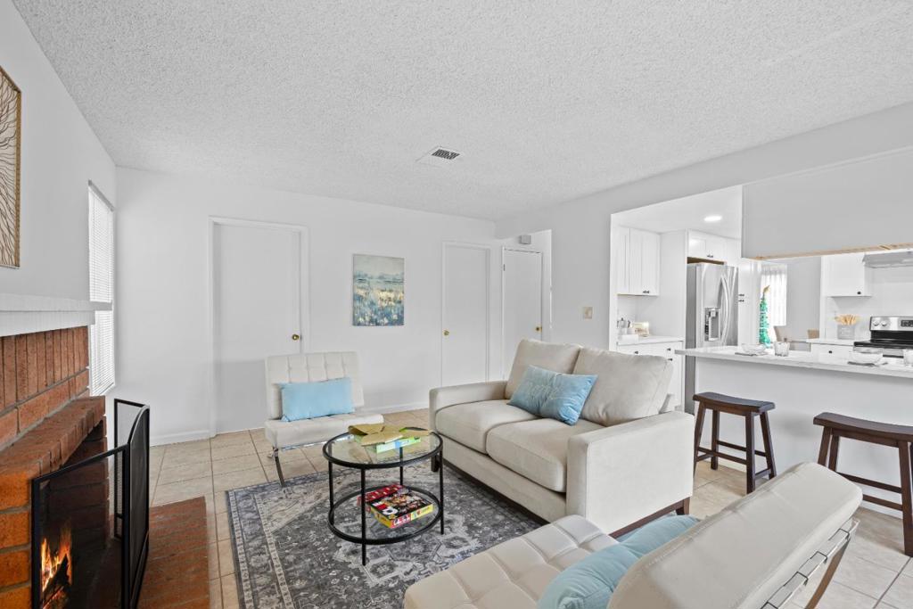 San Jose, California, 95111, United States, 4 Bedrooms Bedrooms, ,3 BathroomsBathrooms,Residential,For Sale,2000378