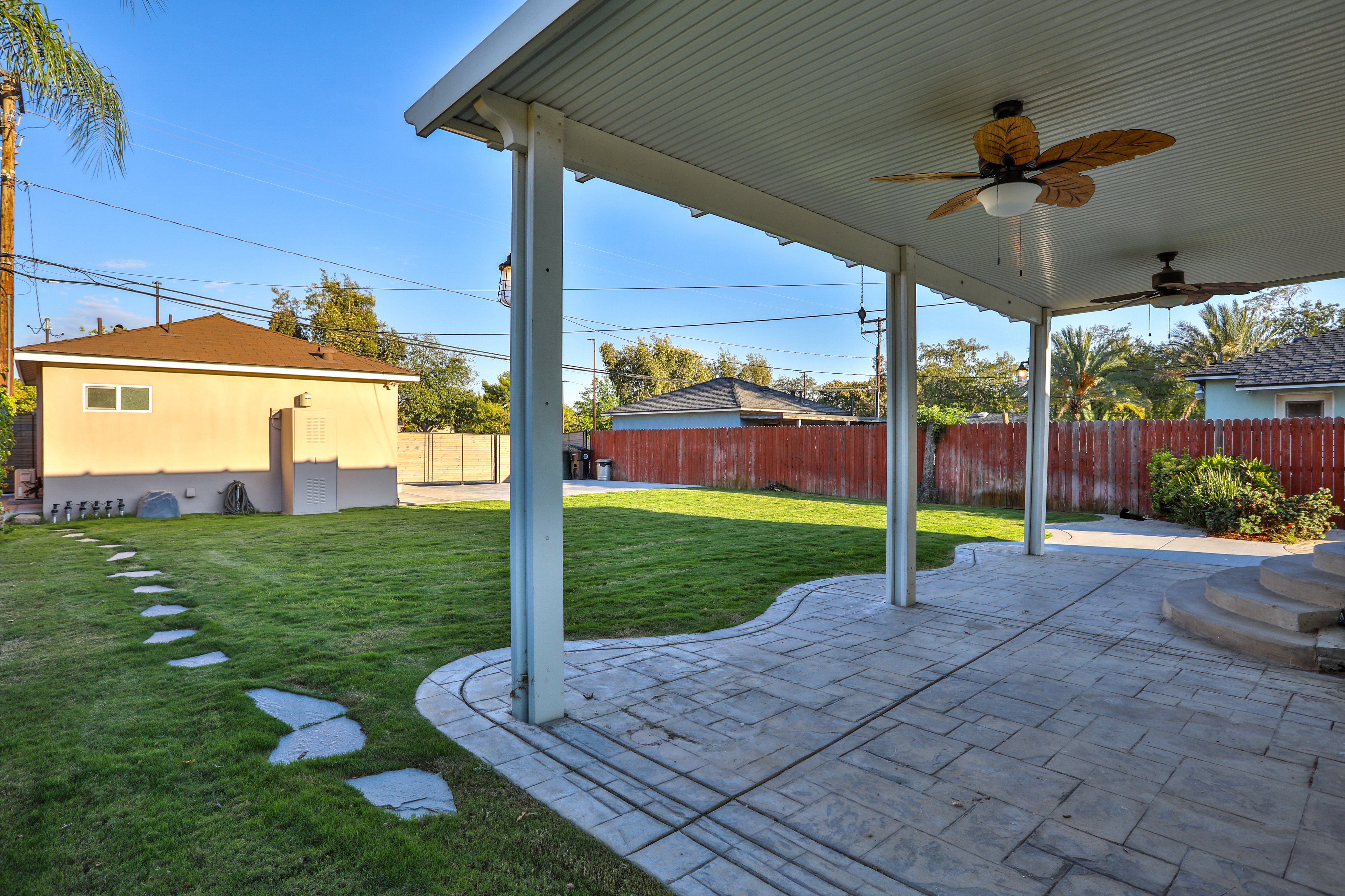  664 N. 8th Avenue, Upland, CA 91786 - 物件實景