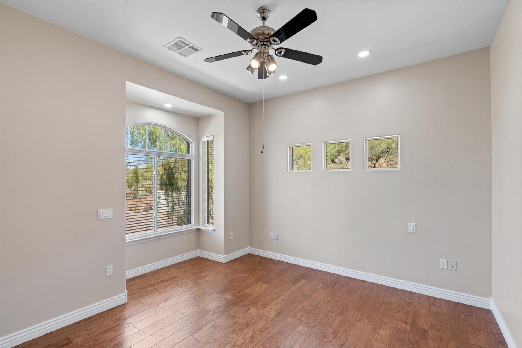 619 E Briles Road ¦Phoenix, AZ - 物件實景