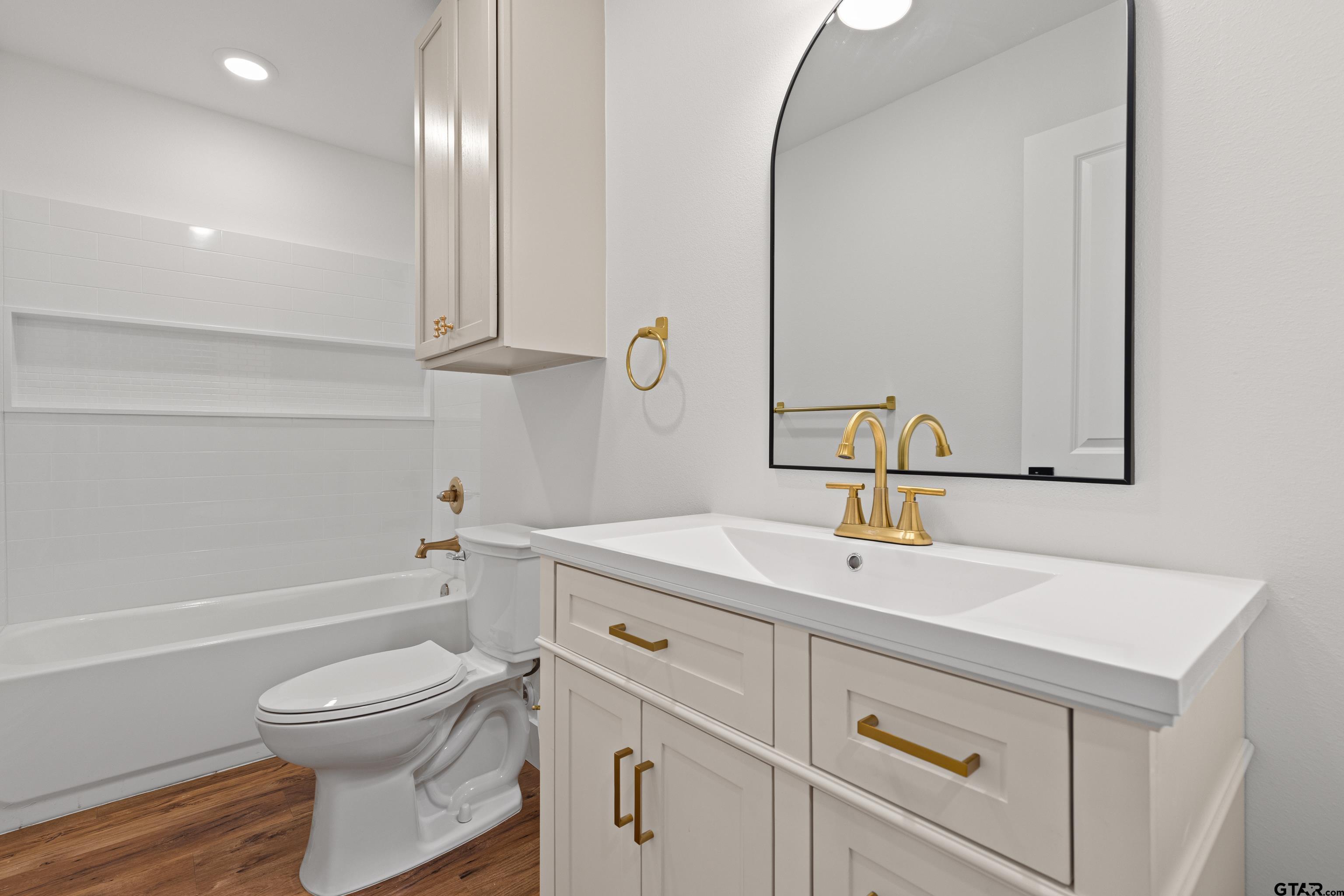 Hallsville, Texas, 75650, United States, 4 Bedrooms Bedrooms, ,3 BathroomsBathrooms,Residential,For Sale,1906779