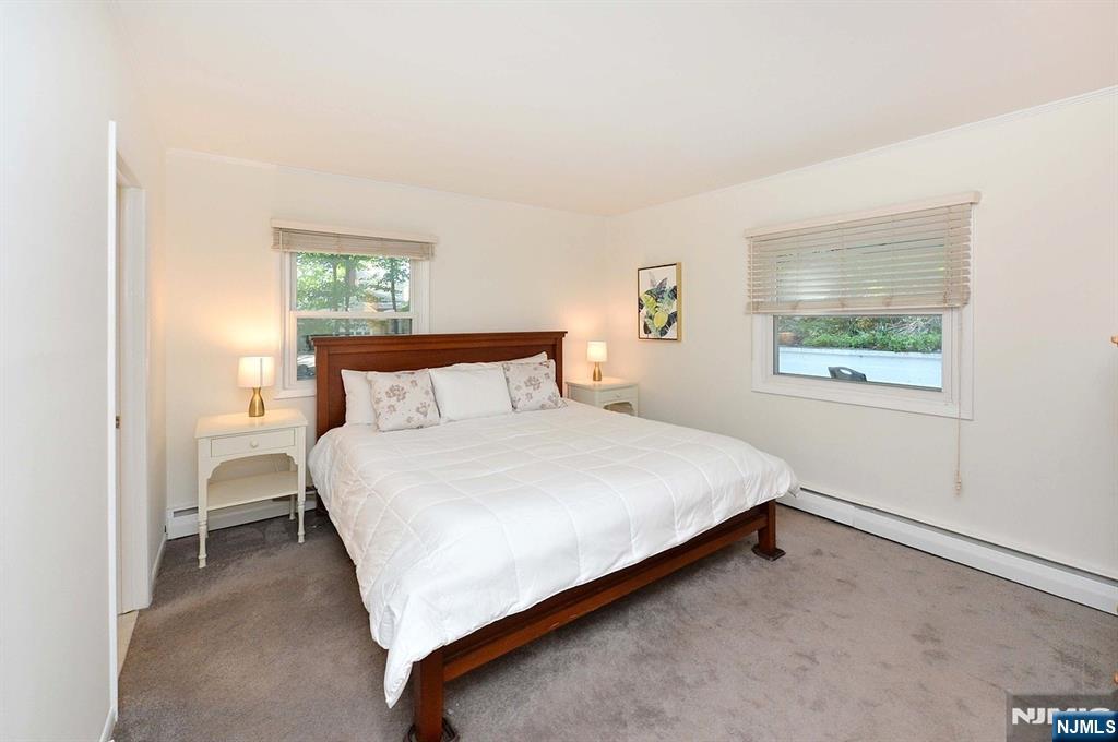 Oakland, New Jersey, 07436, United States, 3 Bedrooms Bedrooms, ,3 BathroomsBathrooms,Residential,For Sale,1934368