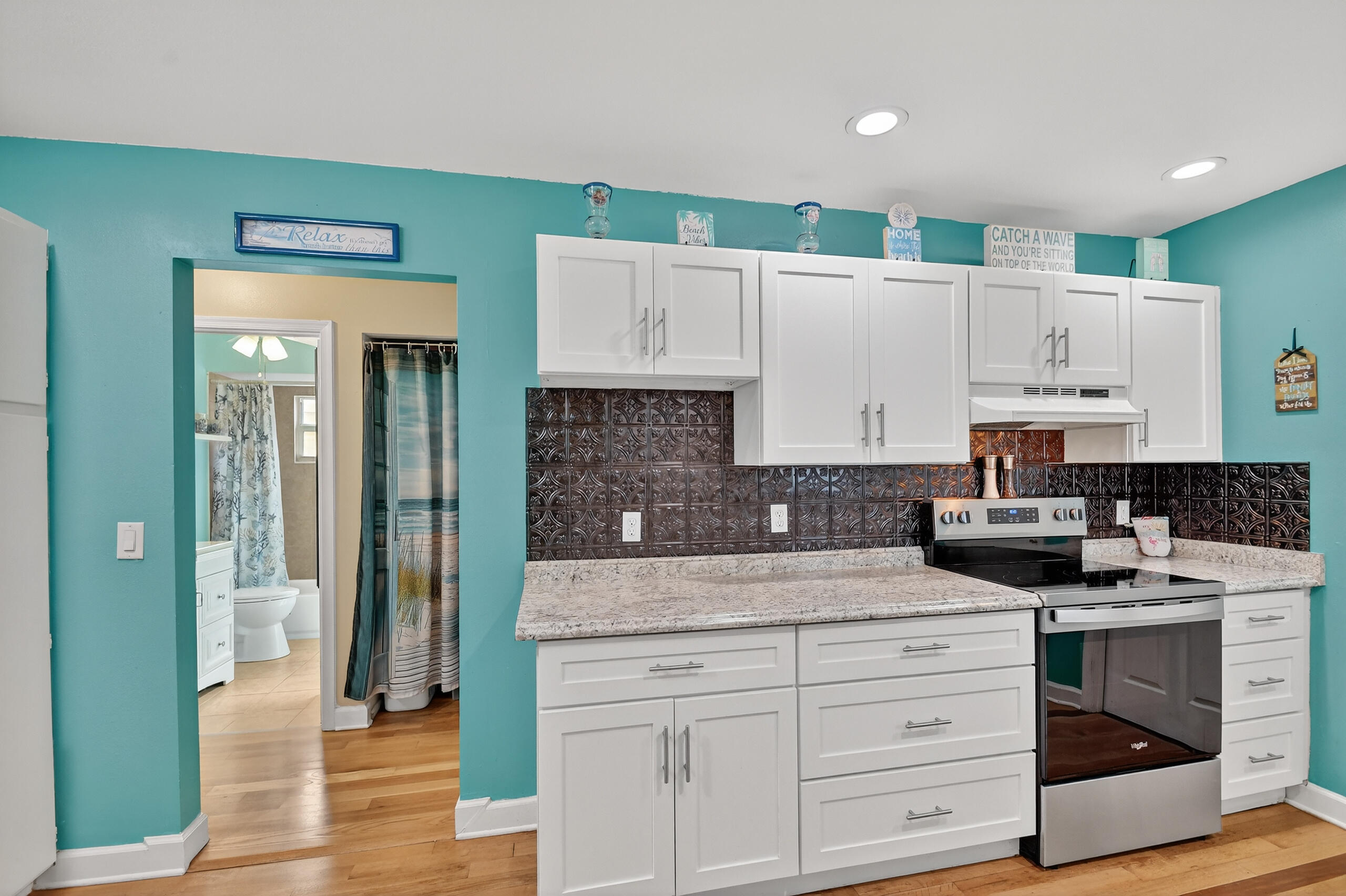 West Palm Beach, Florida, 33406, United States, 3 Bedrooms Bedrooms, ,2 BathroomsBathrooms,Residential,For Sale,1998393