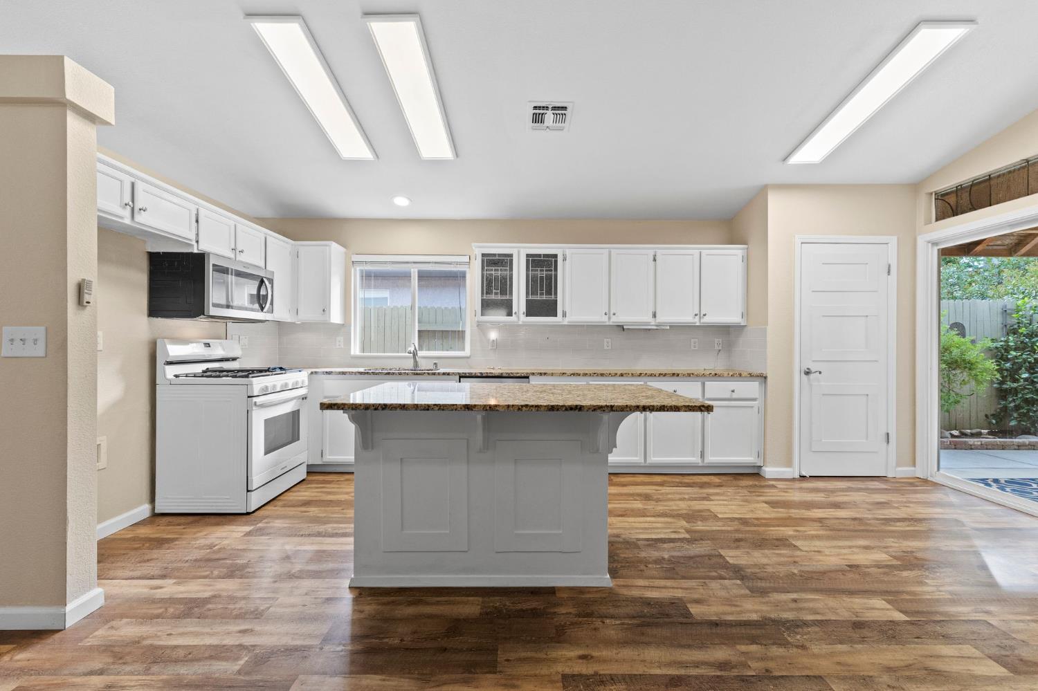 Rancho Cordova, California, 95670, United States, 3 Bedrooms Bedrooms, ,2 BathroomsBathrooms,Residential,For Sale,1900800
