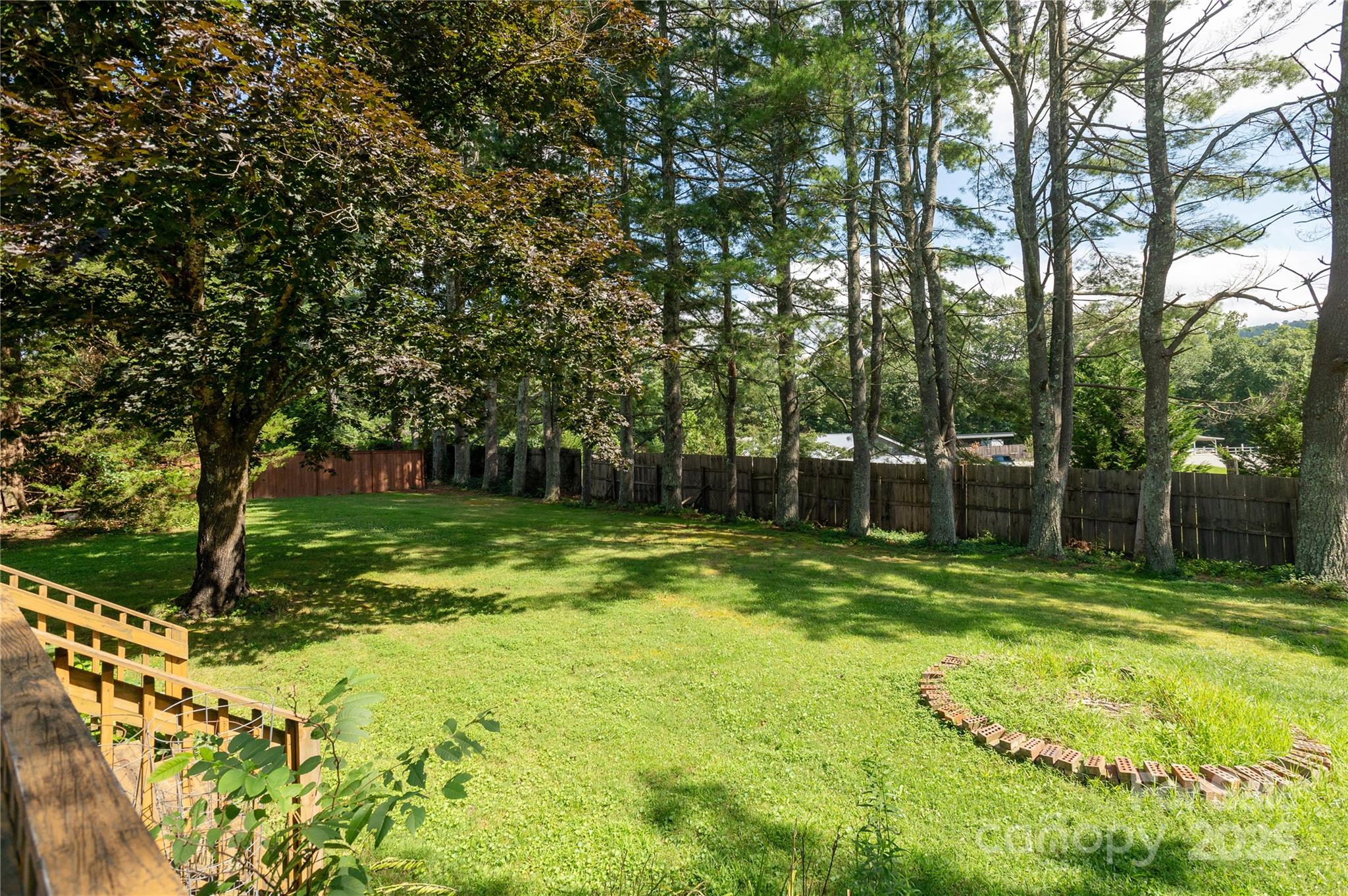 Hendersonville, North Carolina, 28791, United States, 3 Bedrooms Bedrooms, ,2 BathroomsBathrooms,Residential,For Sale,1910646