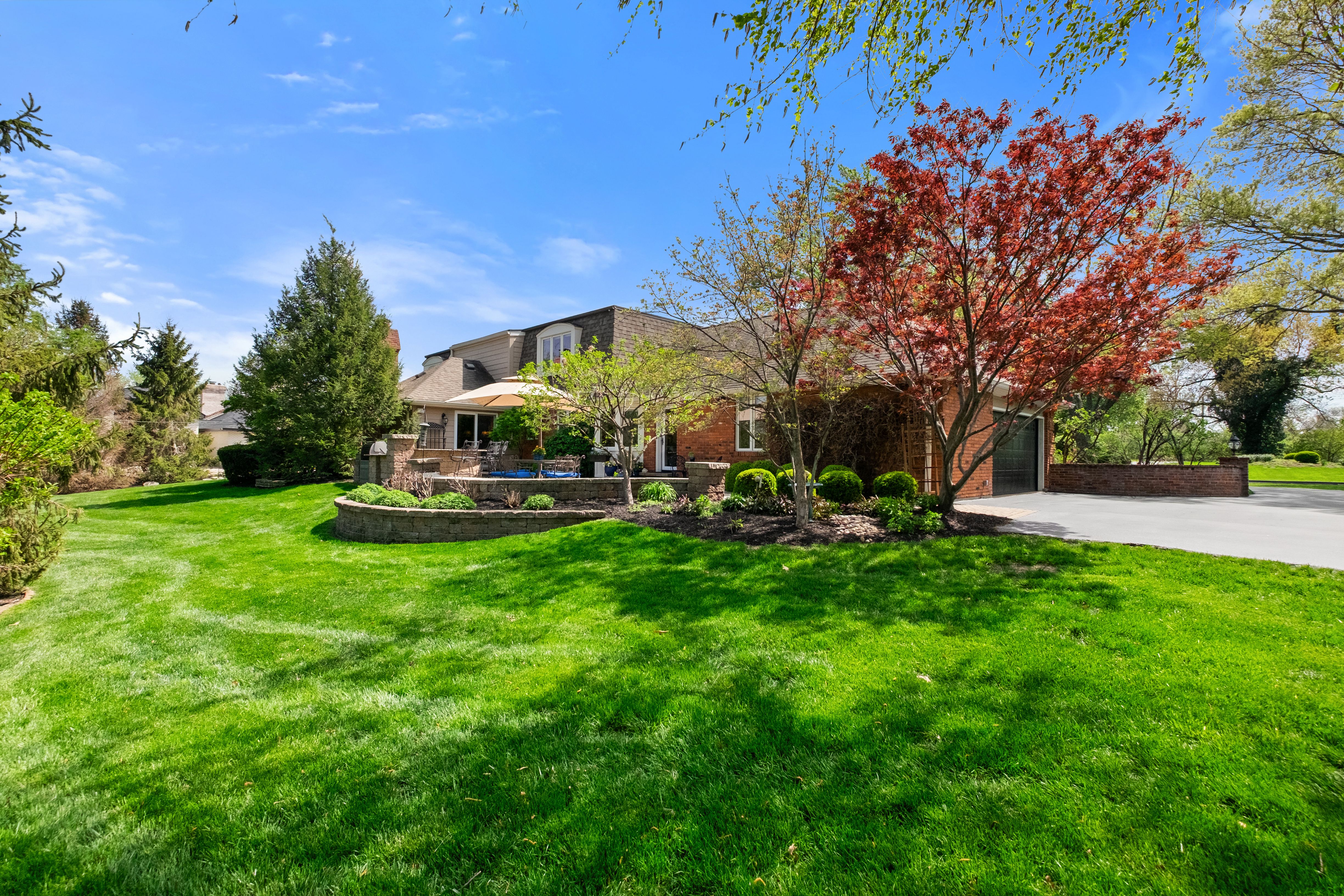  Welcome to this highly sought after home in Carberry Place l - 物件實景