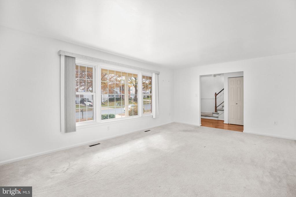 Springfield, Virginia, 22153, United States, 4 Bedrooms Bedrooms, ,4 BathroomsBathrooms,Residential,For Sale,1992836