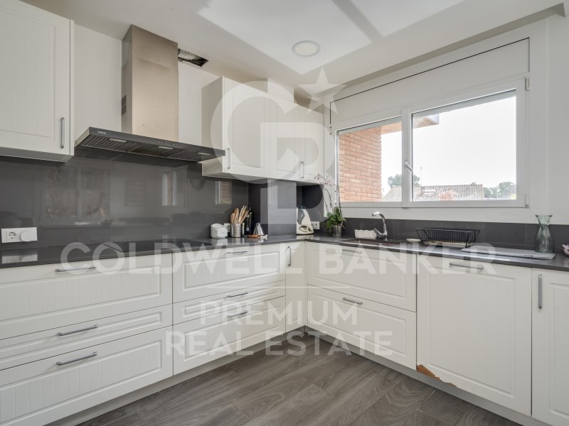 Cerdanyola del Vallès, Catalonia, ES, 4 Bedrooms Bedrooms, ,3 BathroomsBathrooms,Residential,For Sale,1622423