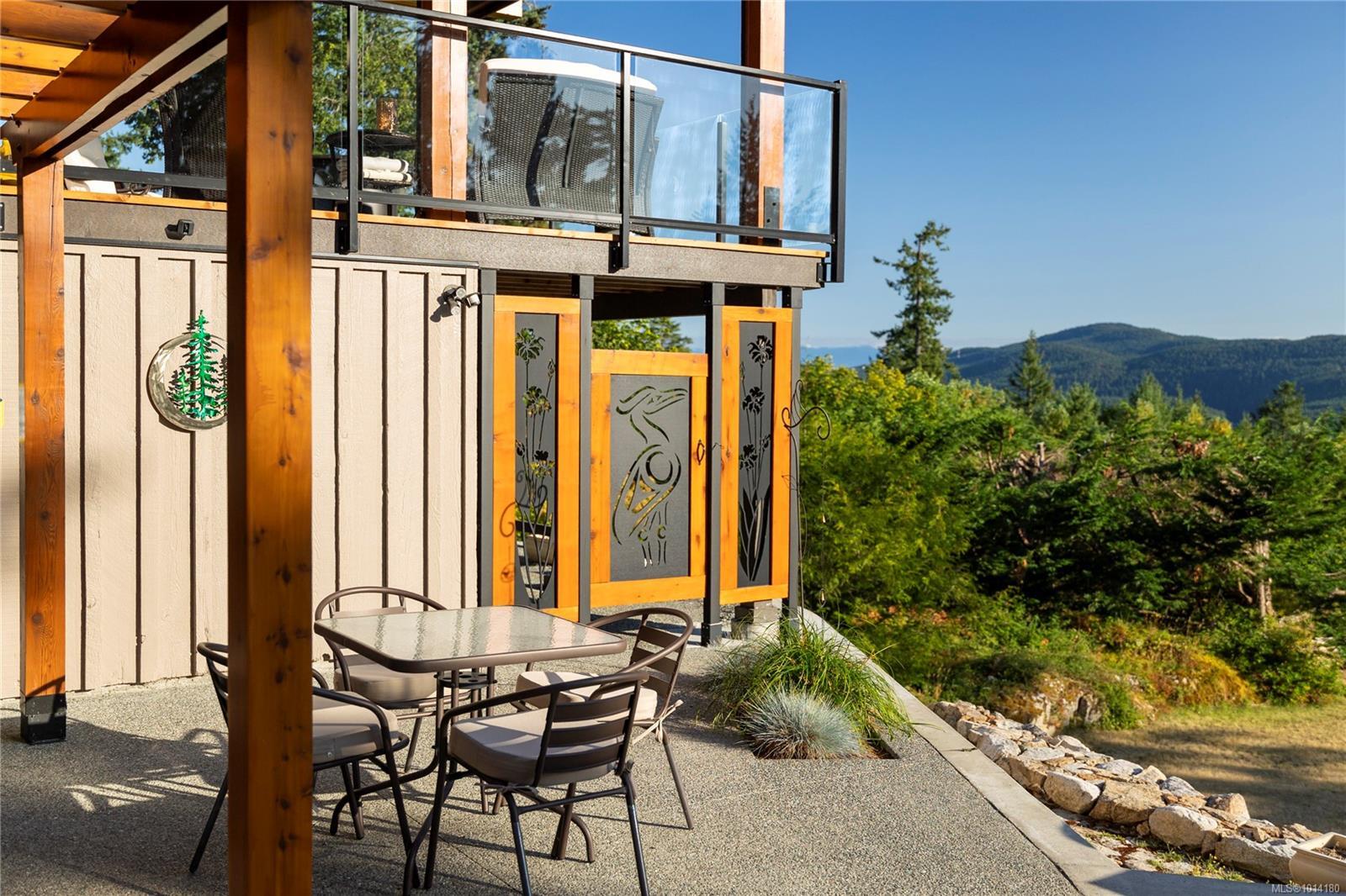 CENTRAL SAANICH, British Columbia, V8M 1S2, CA, 3 Bedrooms Bedrooms, ,Residential,For Sale,1950978
