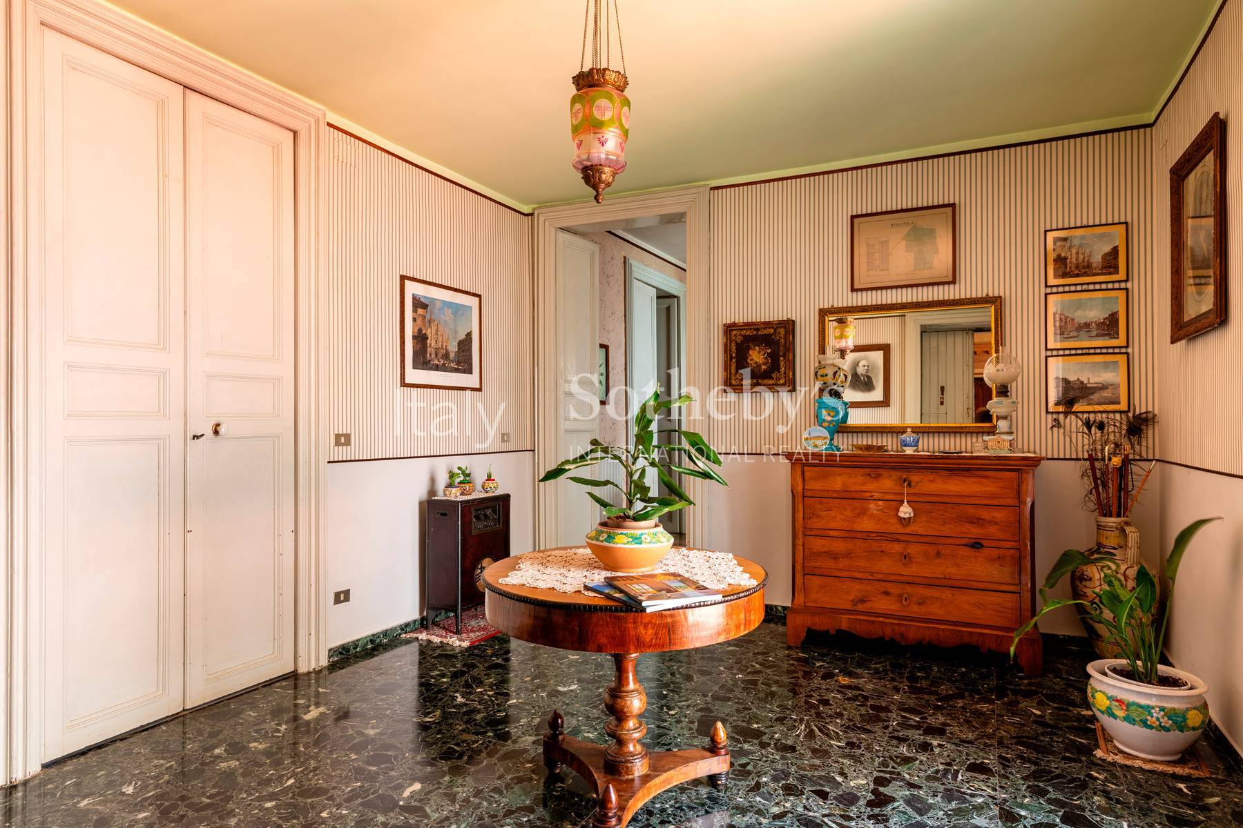  A prestigious 19th-century palace in Ragusa