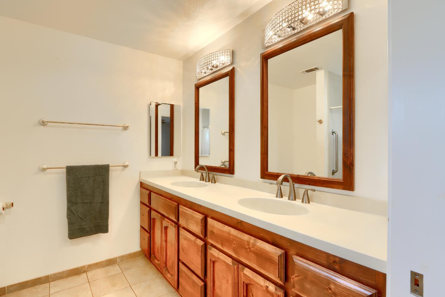 Ahwahnee, California, 93601, United States, 3 Bedrooms Bedrooms, ,2 BathroomsBathrooms,Residential,For Sale,1977799