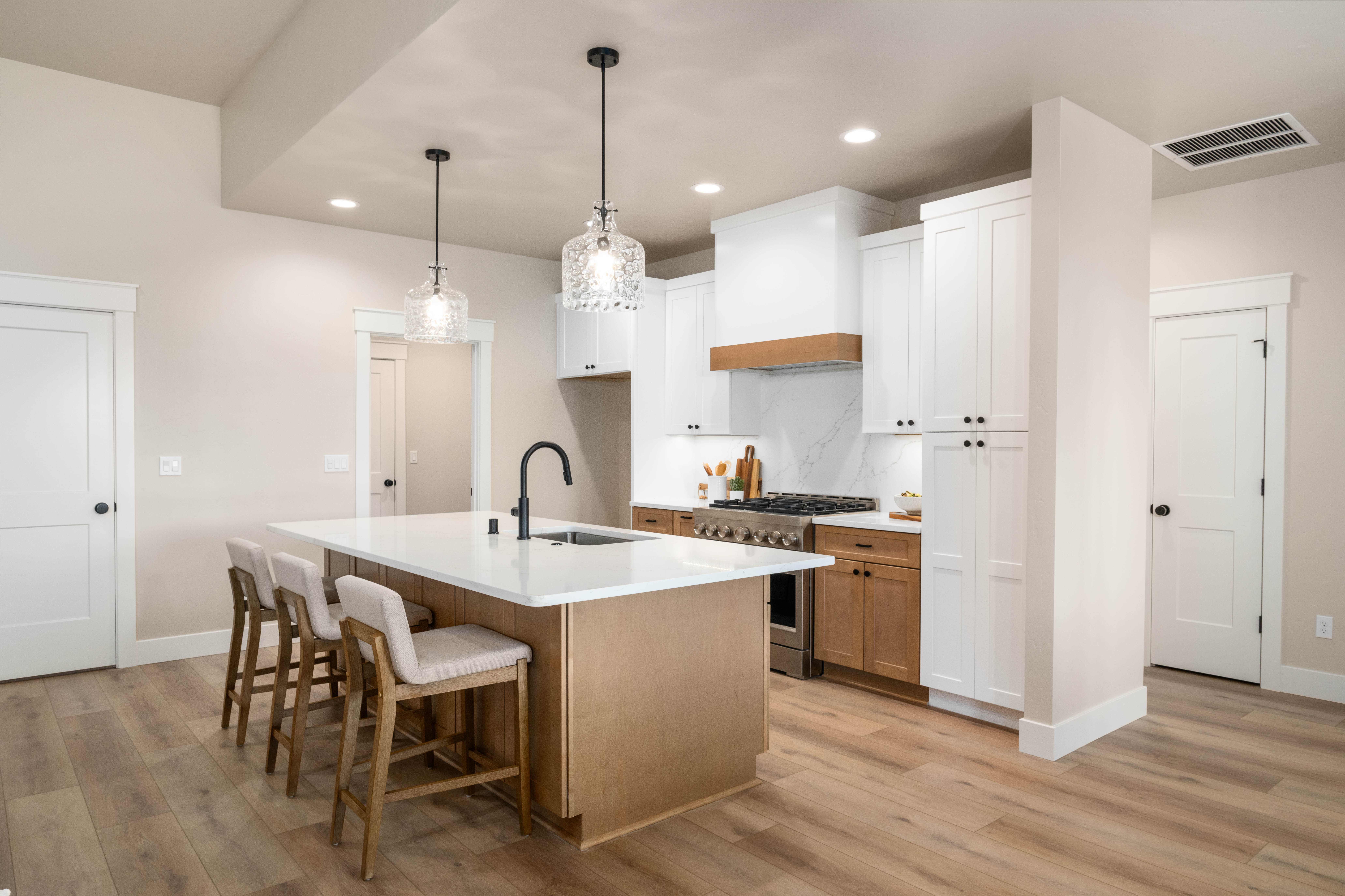  Brand new rambler with bonus room/ South Richland - 物件實景