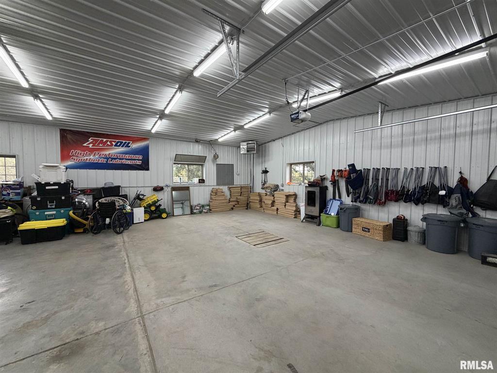 Abingdon, Illinois, 61410, United States, 3 Bedrooms Bedrooms, ,2 BathroomsBathrooms,Residential,For Sale,1976226