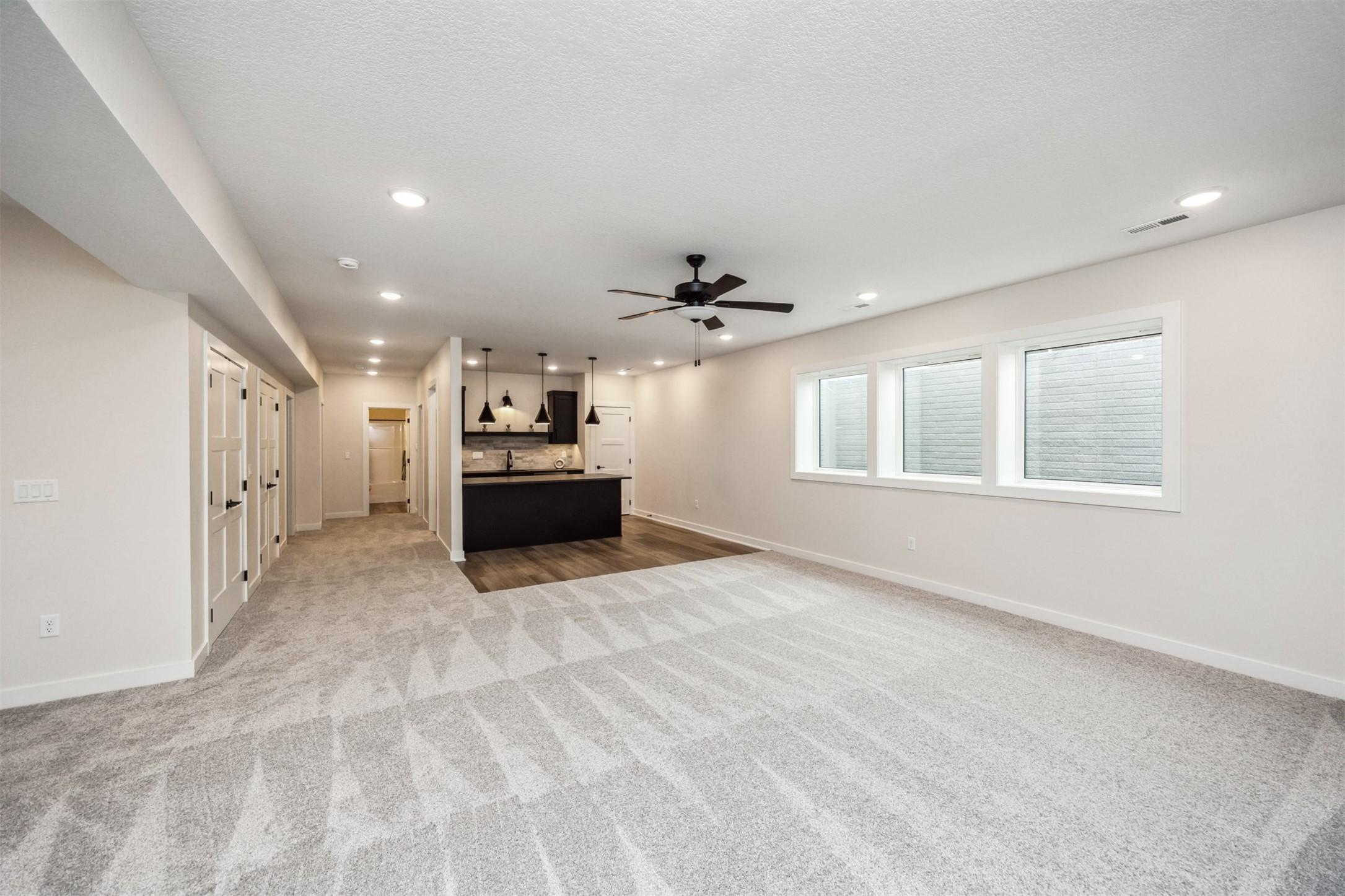 Clive, Iowa, 50325, United States, 4 Bedrooms Bedrooms, ,3 BathroomsBathrooms,Residential,For Sale,1928904