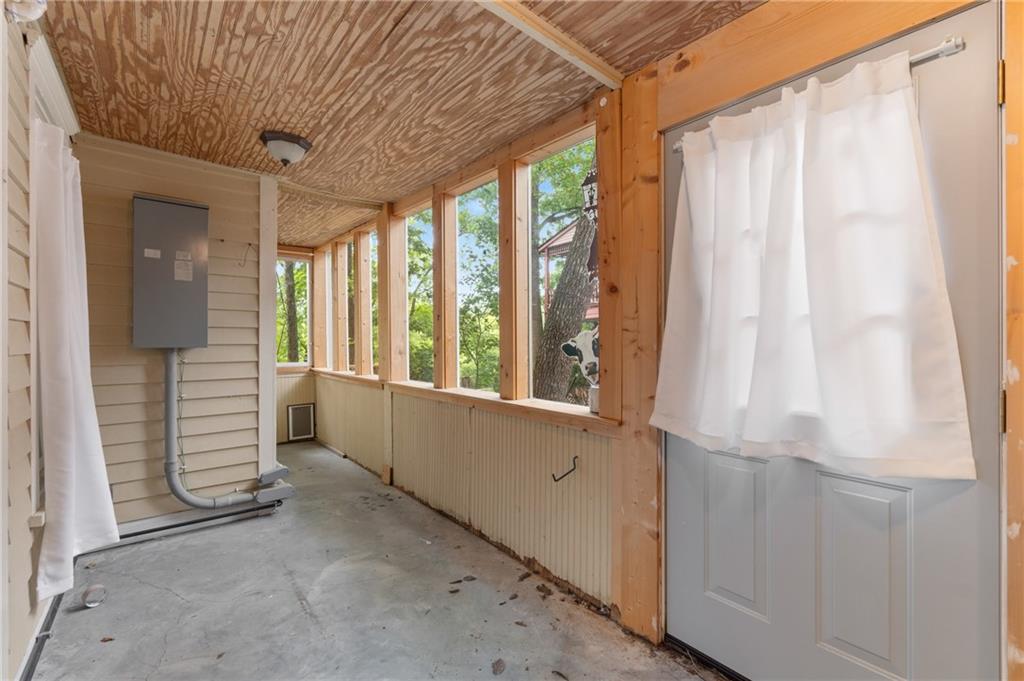 Eureka Springs, Arkansas, 752632, United States, 2 Bedrooms Bedrooms, ,3 BathroomsBathrooms,Residential,For Sale,1980182