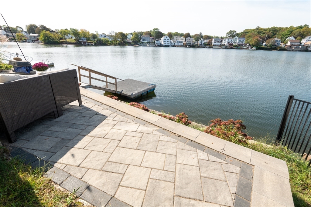 Lynn, Massachusetts, 01904, United States, 2 Bedrooms Bedrooms, ,4 BathroomsBathrooms,Residential,For Sale,1975841