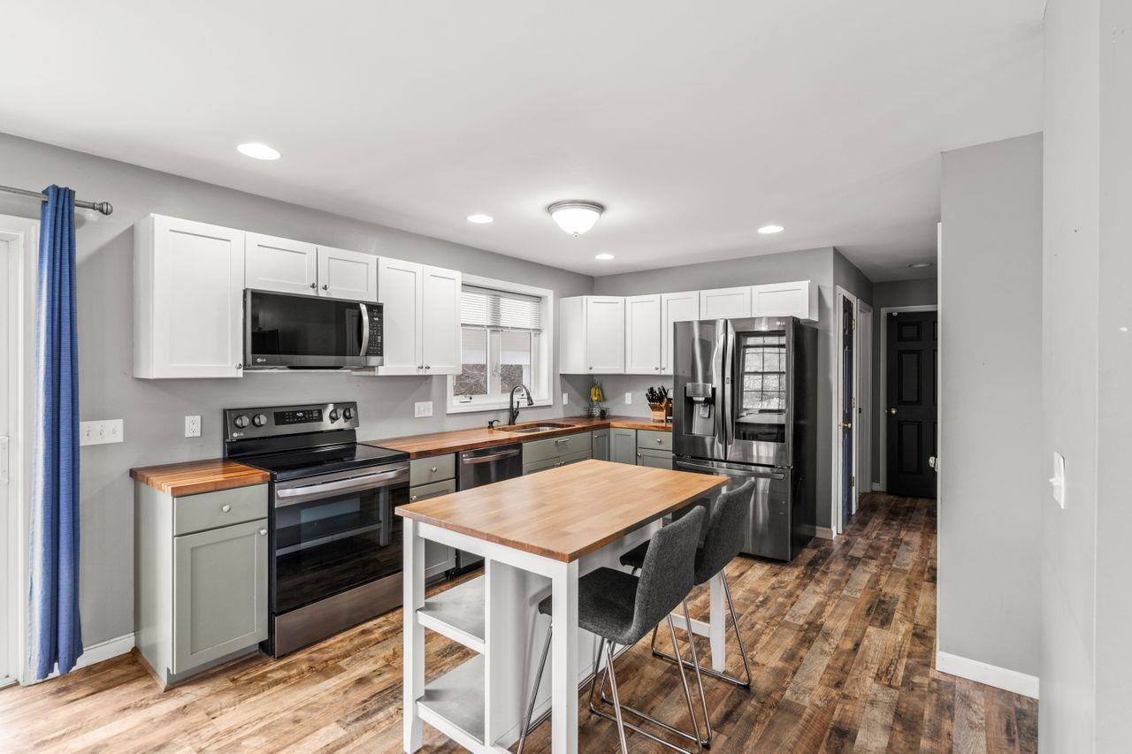 Epping, New Hampshire, 03042, United States, 3 Bedrooms Bedrooms, ,2 BathroomsBathrooms,Residential,For Sale,1862323