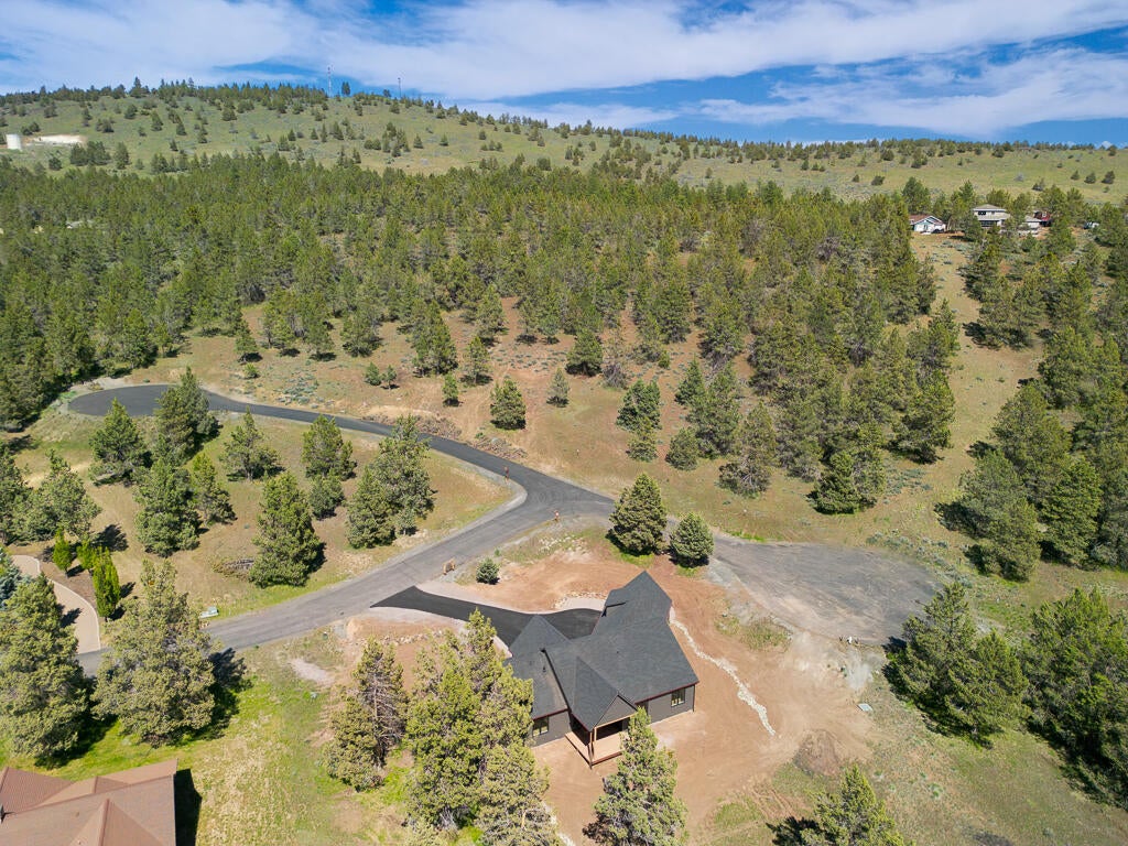 Klamath Falls, Oregon, 97601, United States, 3 Bedrooms Bedrooms, ,3 BathroomsBathrooms,Residential,For Sale,1991237